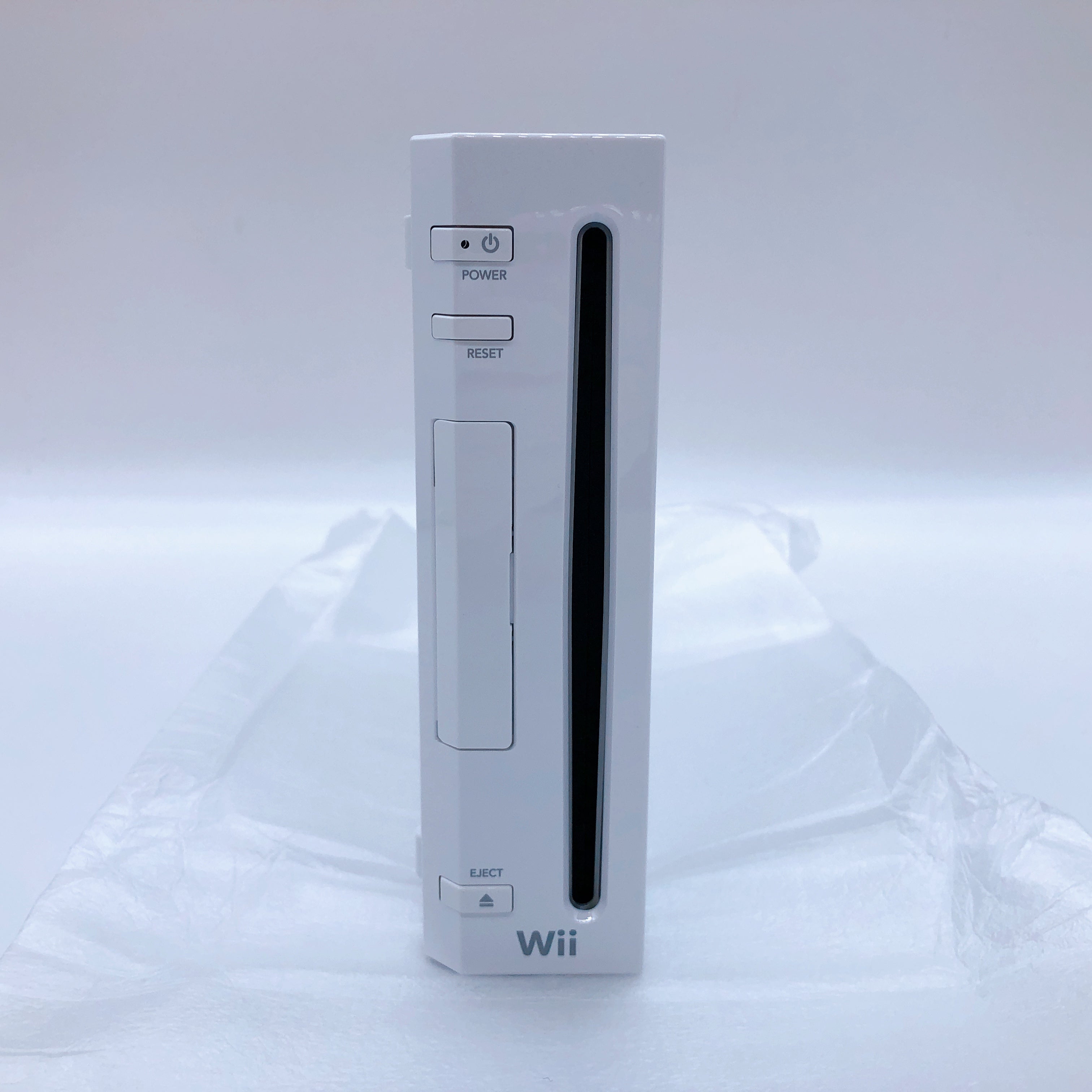 Nintendo Wii Sports Resort Game Console w/ 2 Remote Controls Plus Pack ver White