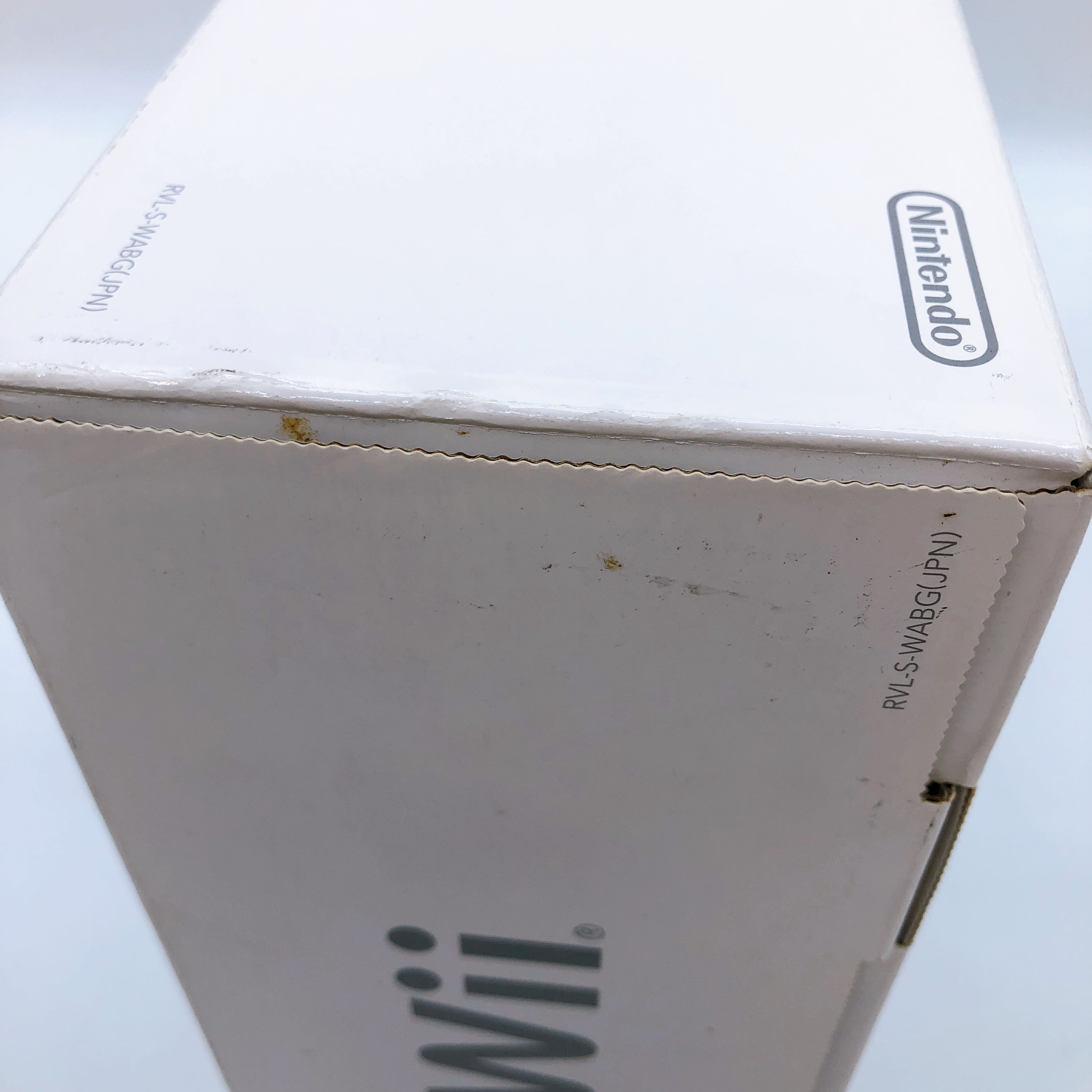 Nintendo Wii Sports Resort Game Console w/ 2 Remote Controls Plus Pack ver White