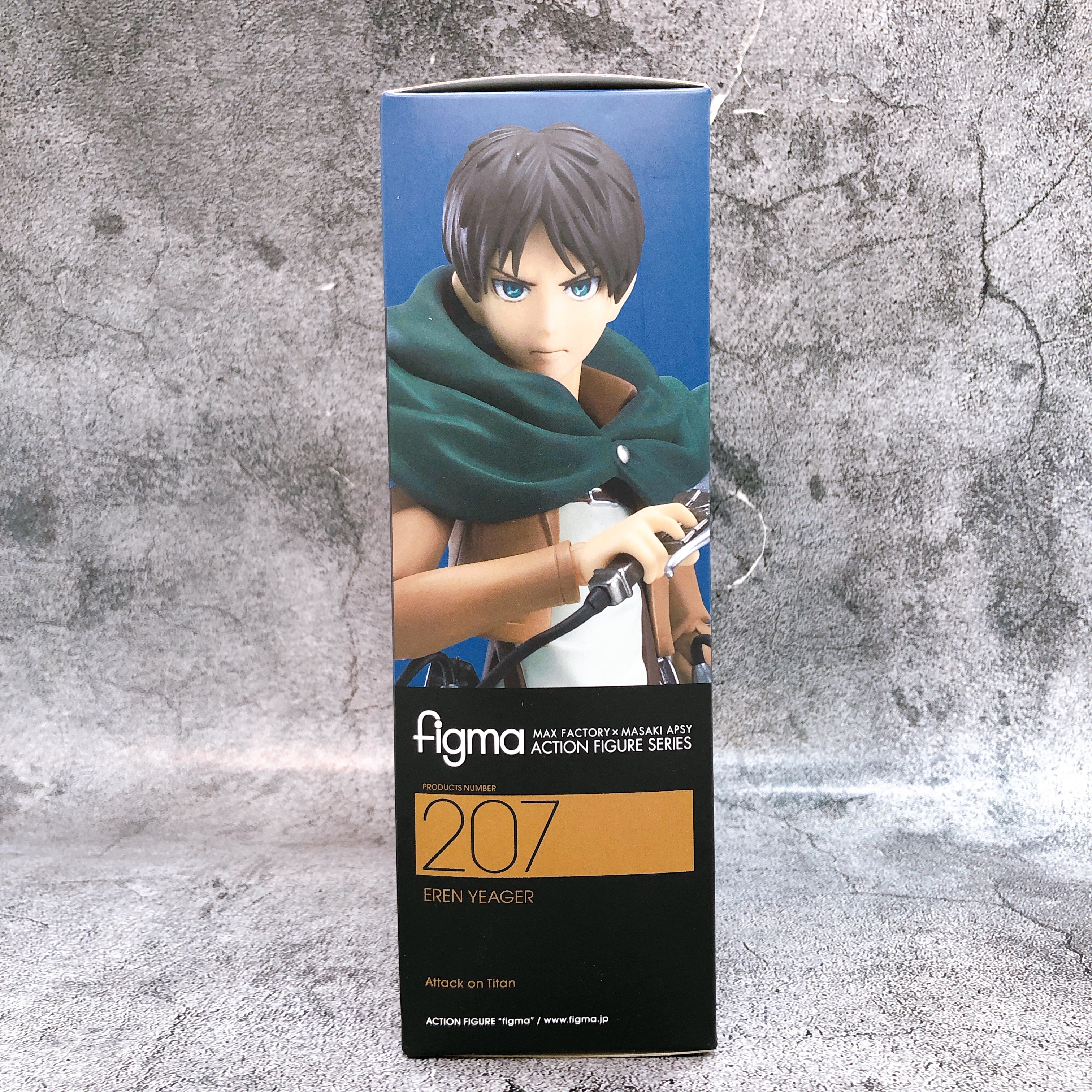 Attack on Titan Eren Jeager figma 207 Action Figure Max Factory Japan AUTHENTIC