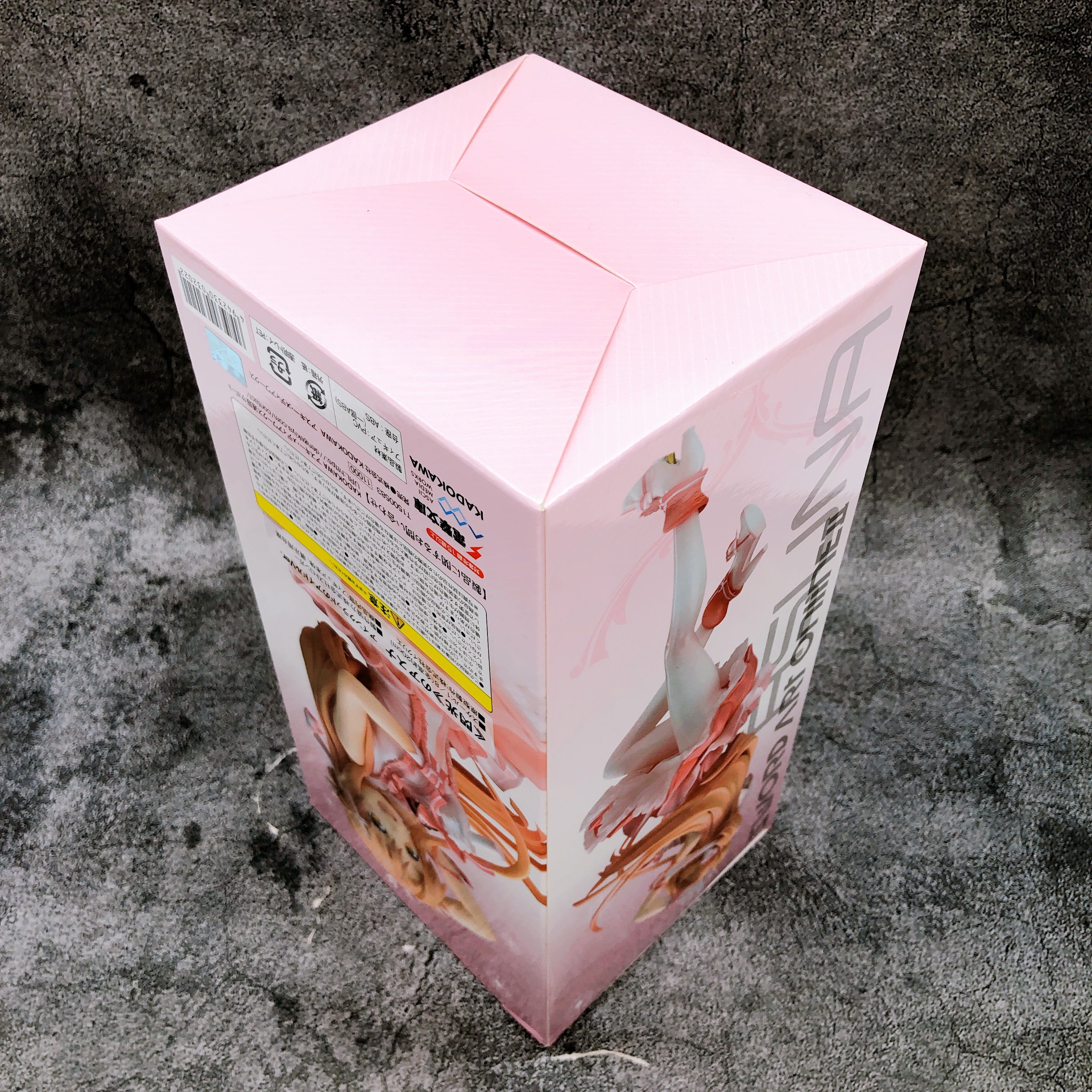 Sword Art Online Asuna Aincrad Idol ver. 1/8 Scale Figure KADOKAWA Japan SAO