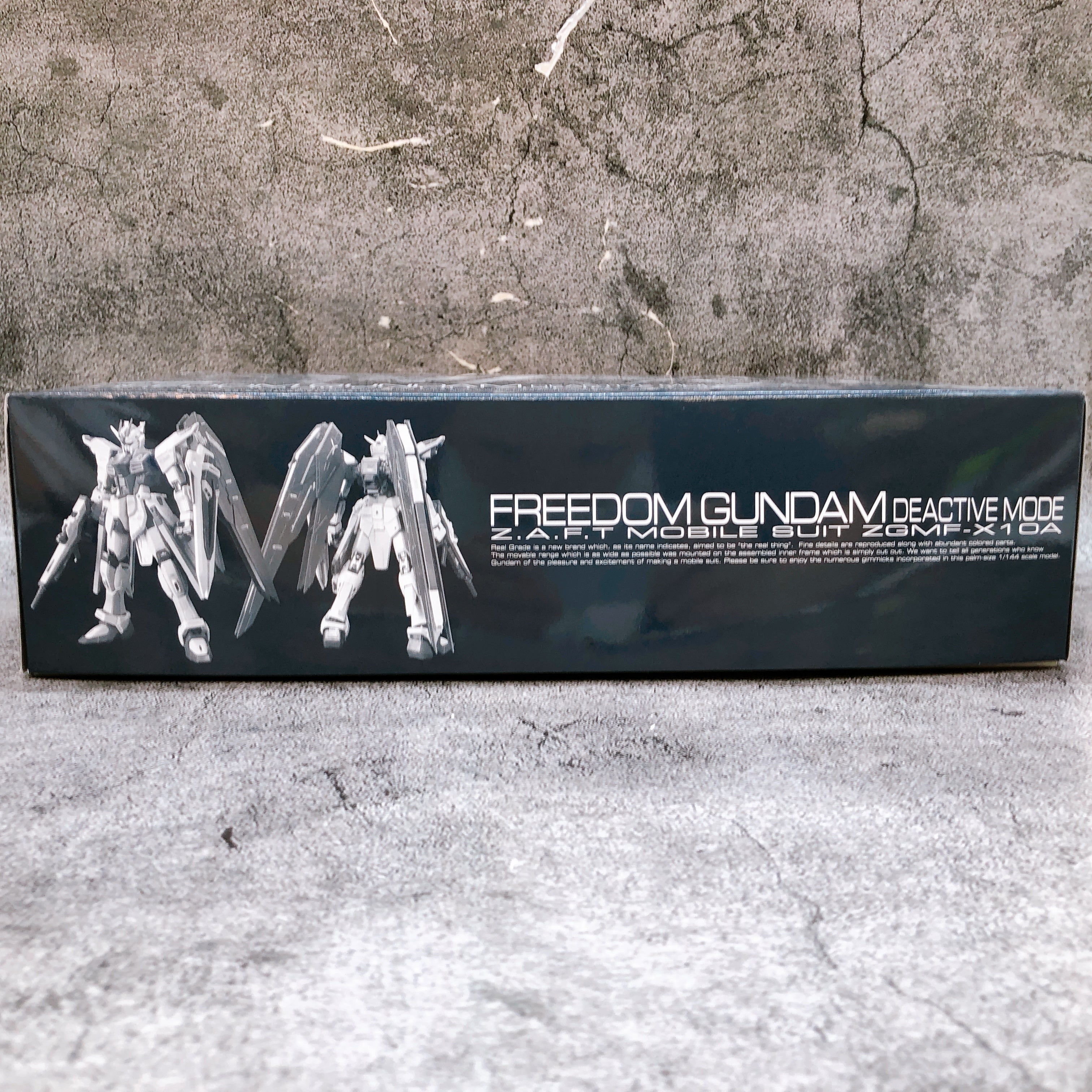 RG 1/144 Freedom Gundam Deactive Mode Gunpla Model Kit Premium Bandai Japan NEW