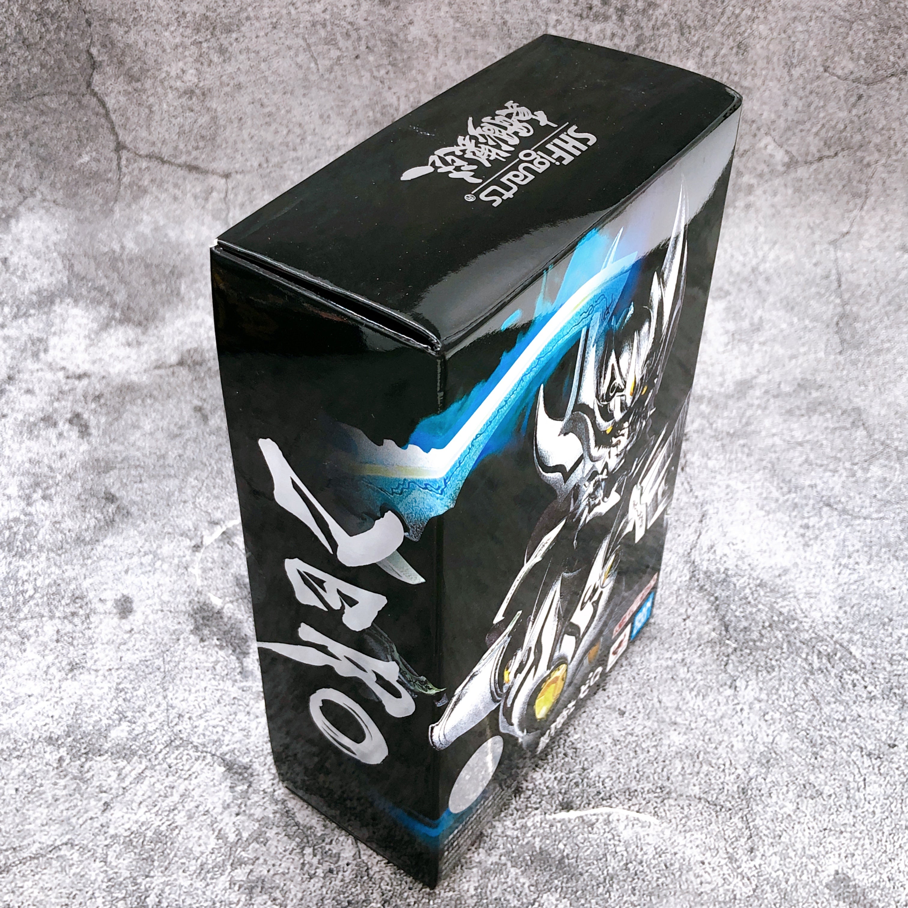 S.H.Figuarts Shinkocchou Seihou GARO Silver Fang Knight Zero Action Figure NEW