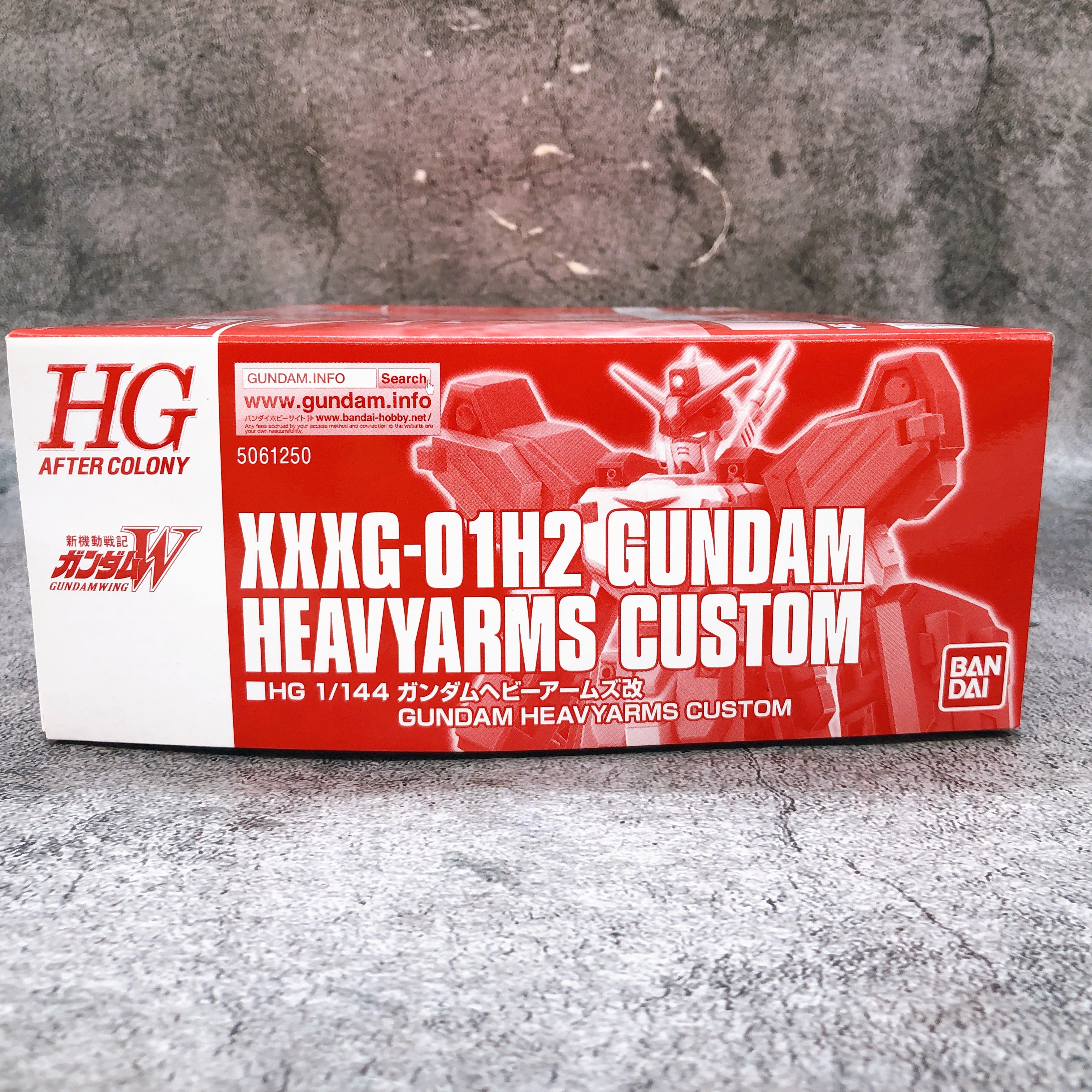 HG 1/144 Gundam Heavyarms Custom Gundam Wing Model Kit Premium Bandai Japan NEW