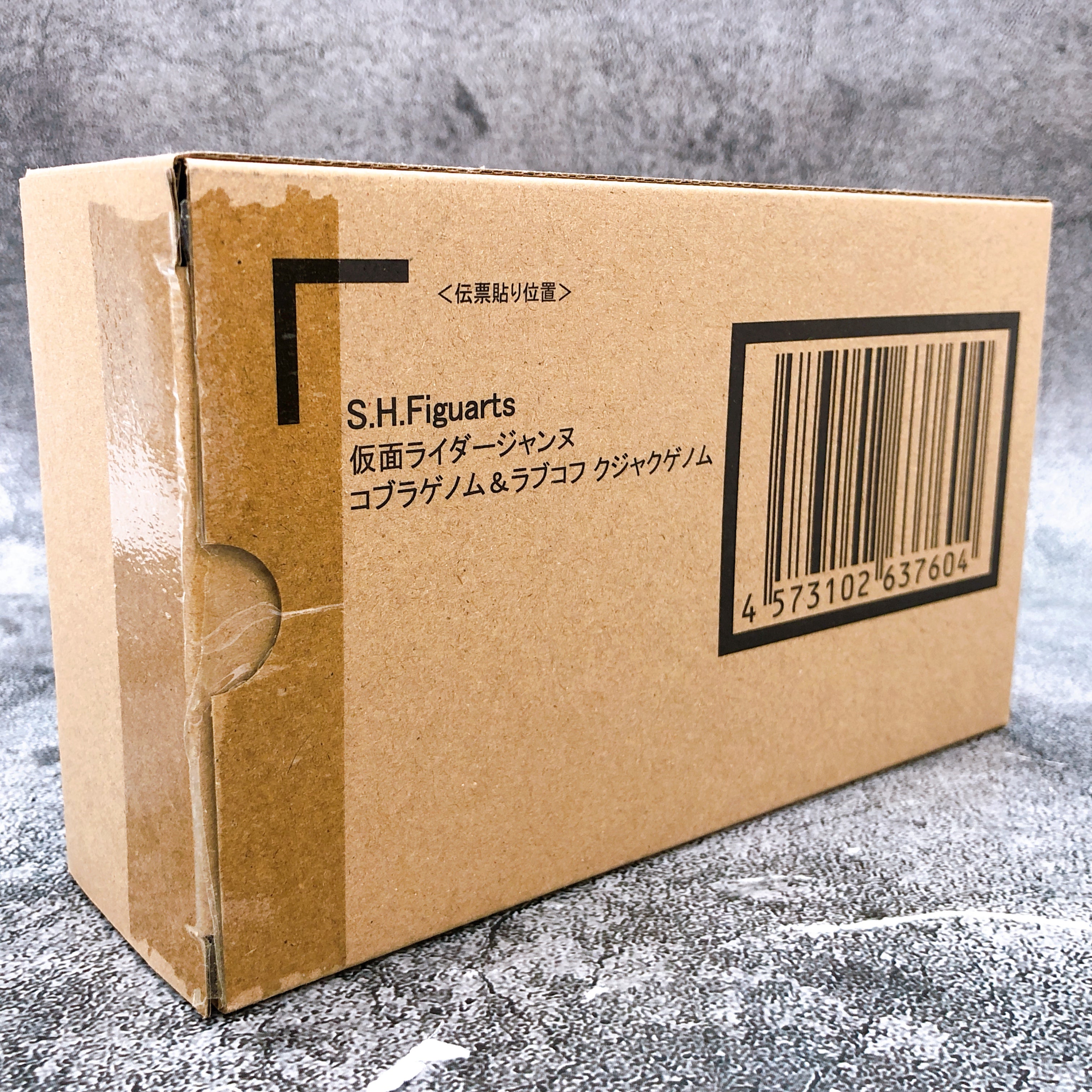 S.H.Figuarts Kamen Rider Jeanne Cobra & Lovekov Kujaku Genome Action Figure NEW