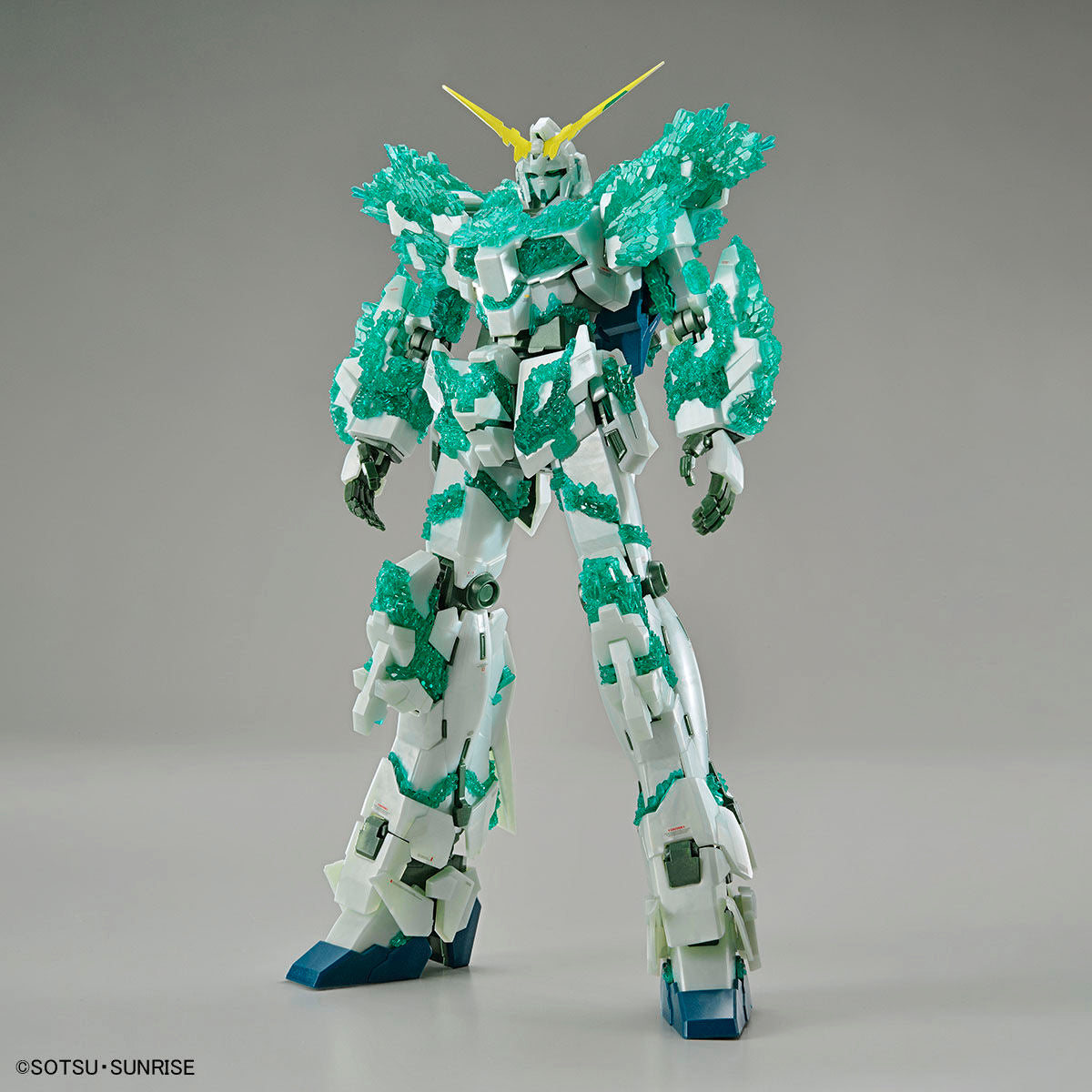 MG 1/100 Unicorn Gundam Luminous Crystal Body Limited Model Kit Bandai Japan NEW