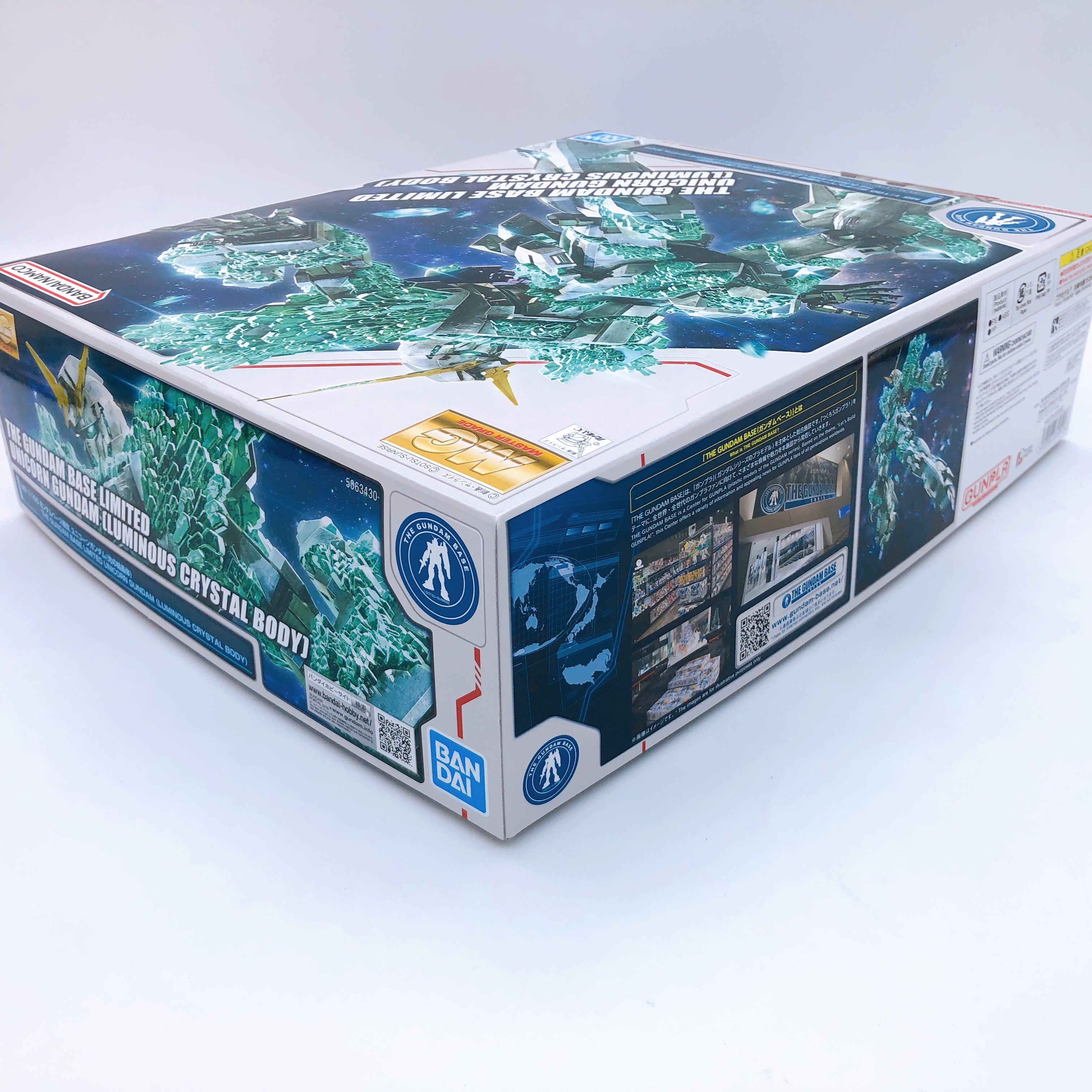 MG 1/100 Unicorn Gundam Luminous Crystal Body Limited Model Kit Bandai Japan NEW