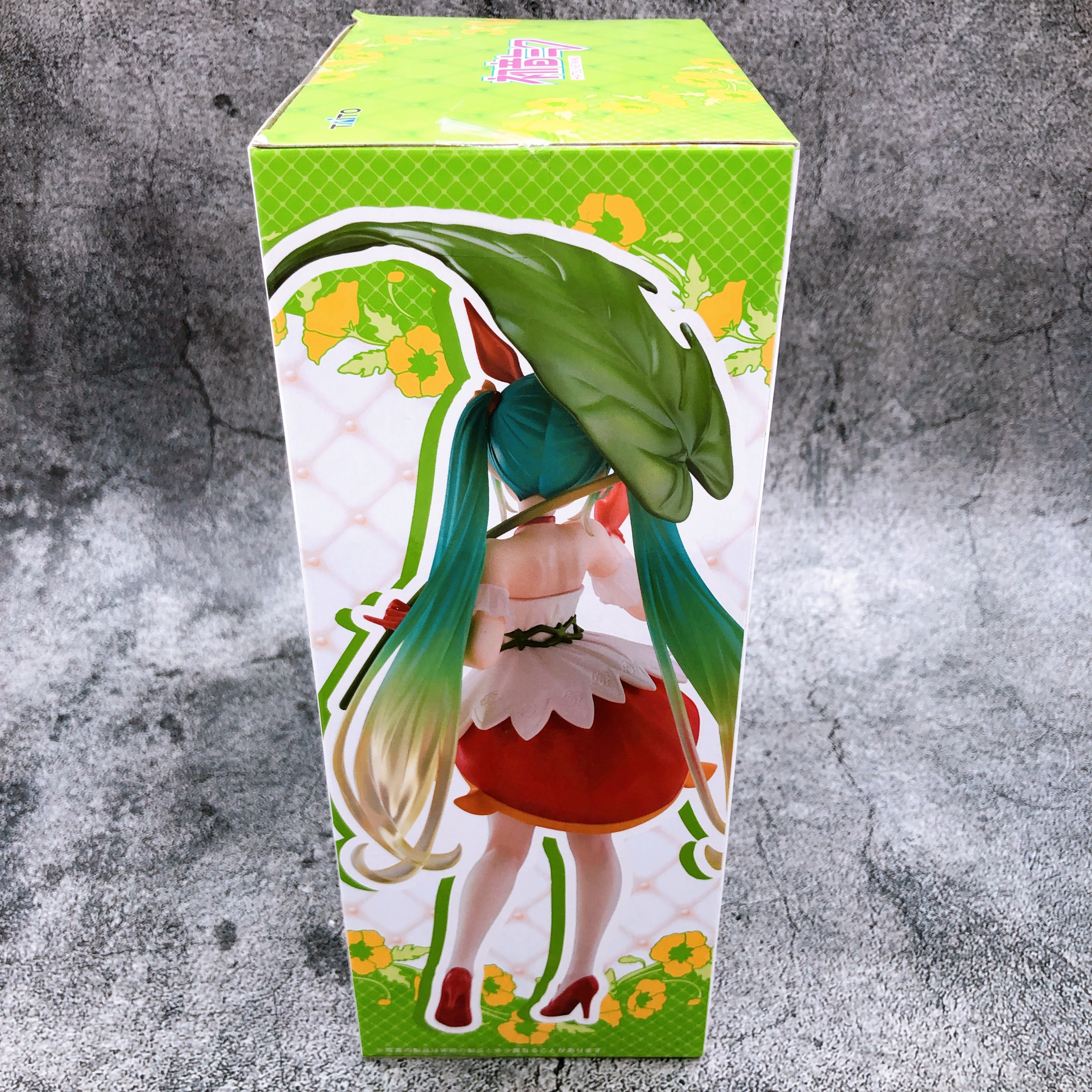Hatsune Miku Wonderland Figure Thumbelina Taito Japan AUTHENTIC FASTSHIP 15+
