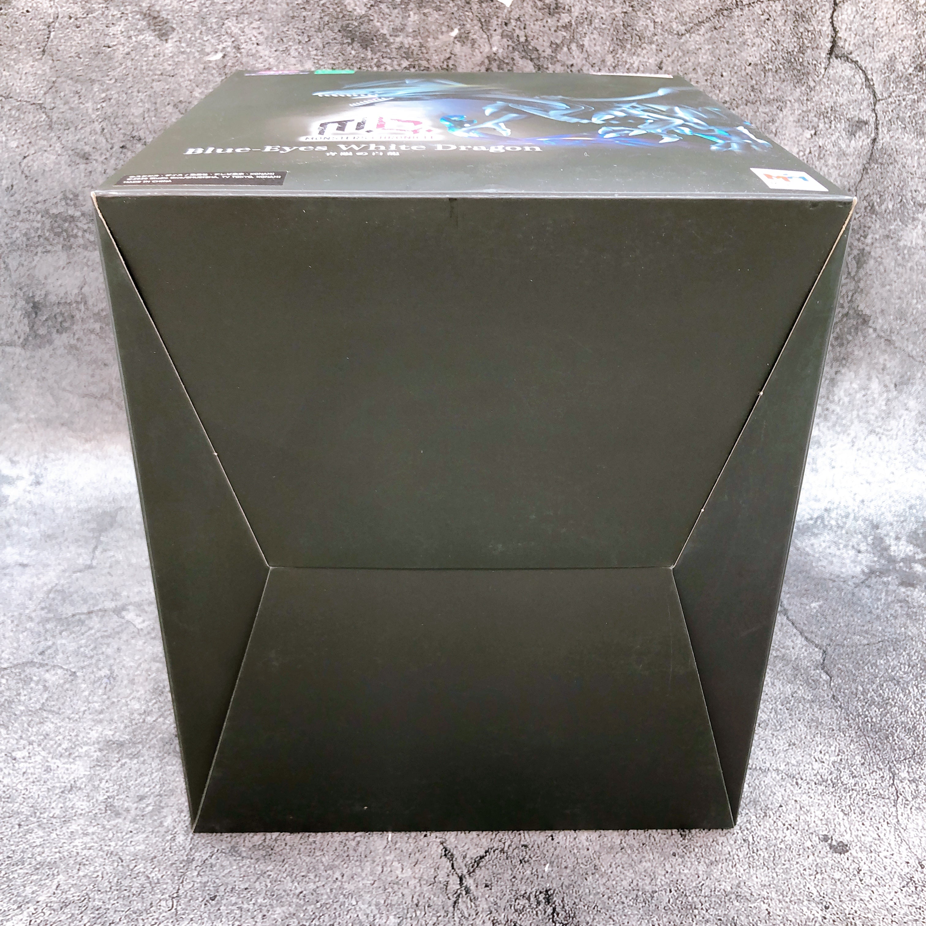 Yu-Gi-Oh Blue Eyes White Dragon Monsters Chronicle Figure MegaHouse Japan Sealed