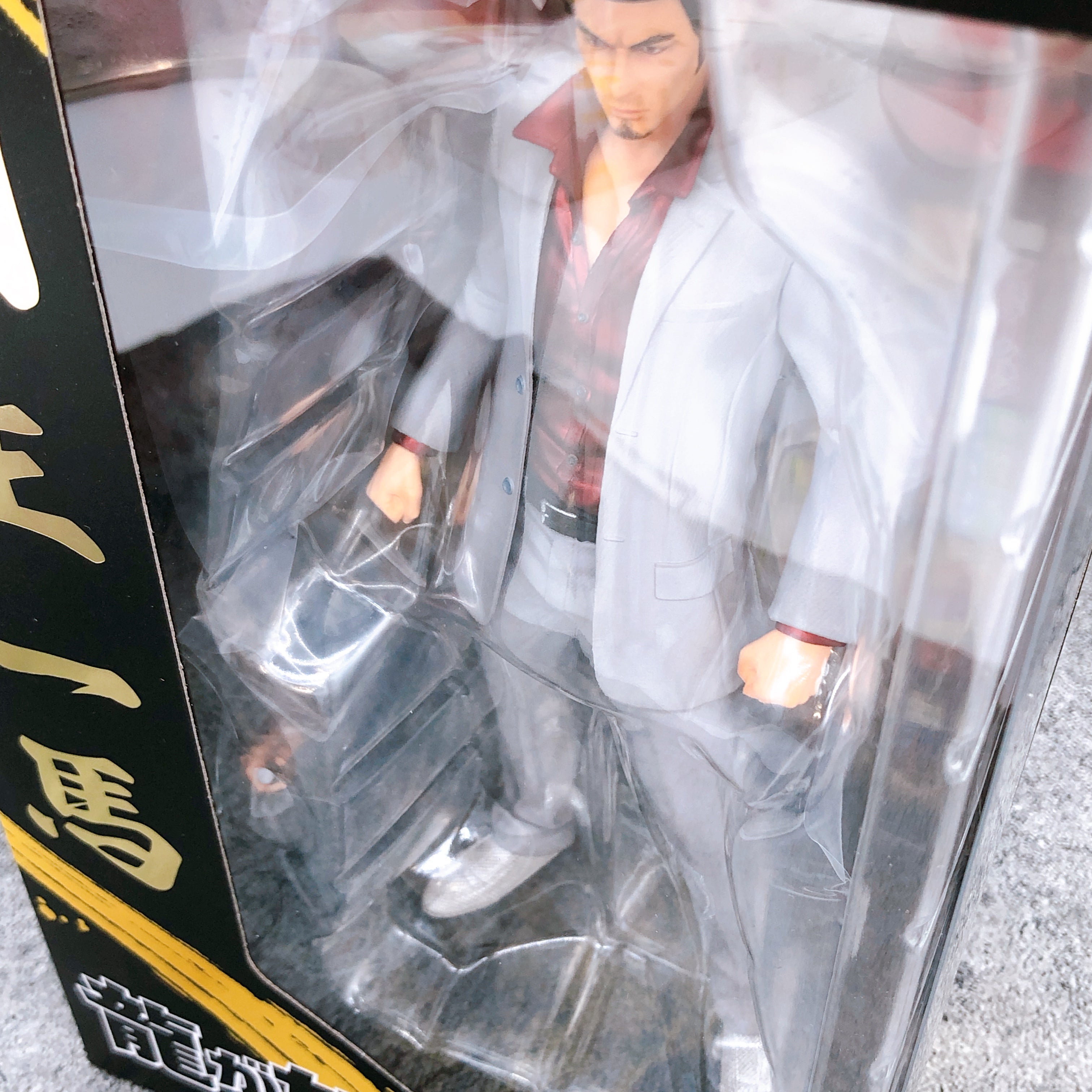 Yakuza Kazuma Kiryu Figure Non Scale Digsta Japan AUTHENTIC Sealed Like a Dragon