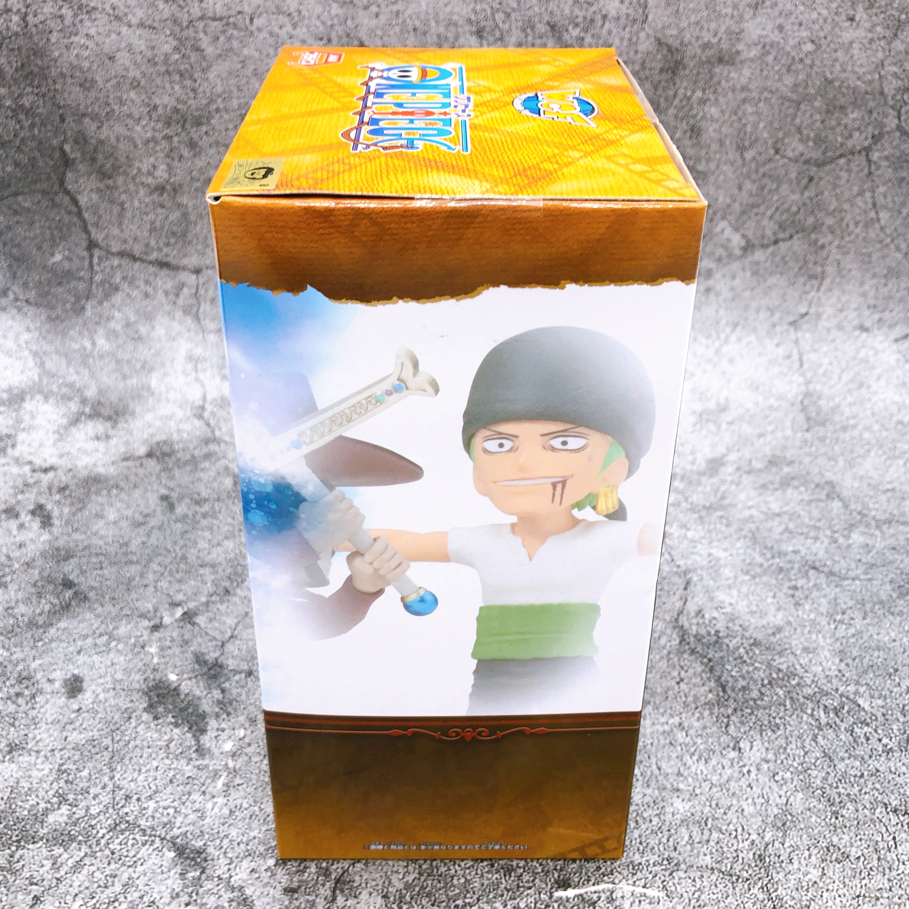 ONE PIECE Roronoa Zoro VS Dracule Mihawk World Collectable Figure Log Stories