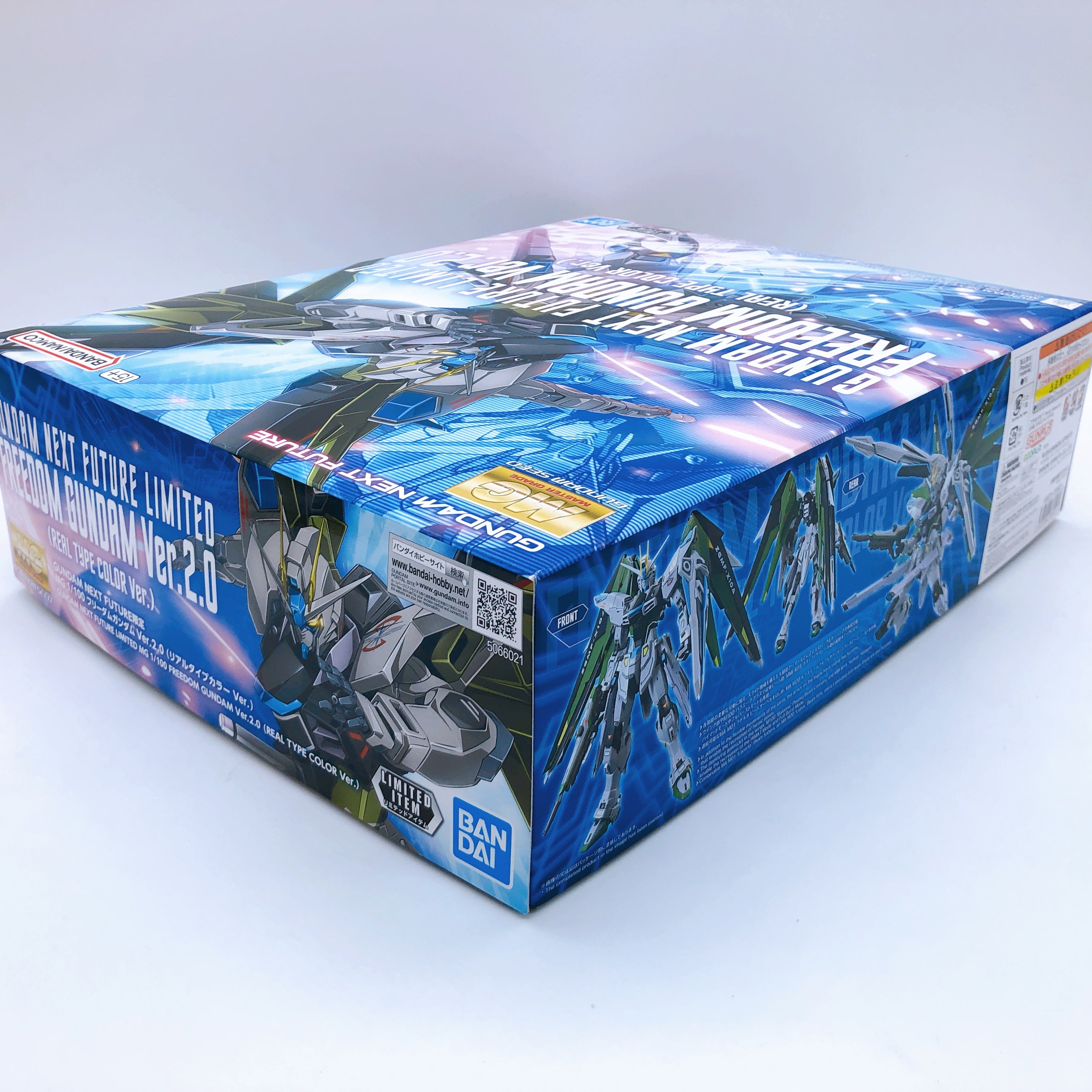 MG 1/100 Freedom Gundam Ver.2.0 Real Type Color Ver Limited Model Kit Japan NEW