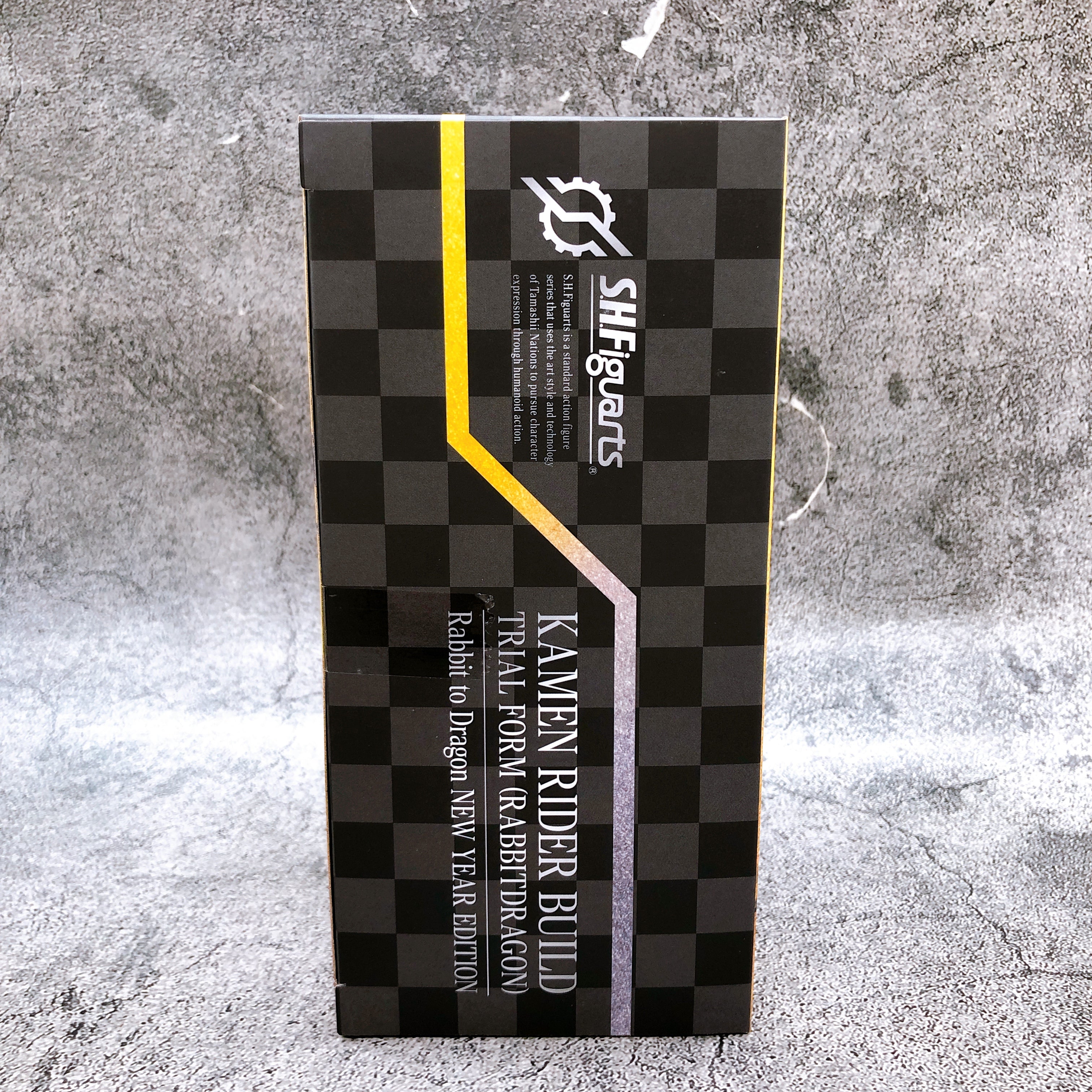 S.H.Figuarts Kamen Rider Build Trial Form Rabbit to Dragon NEW YEAR EDITION NEW