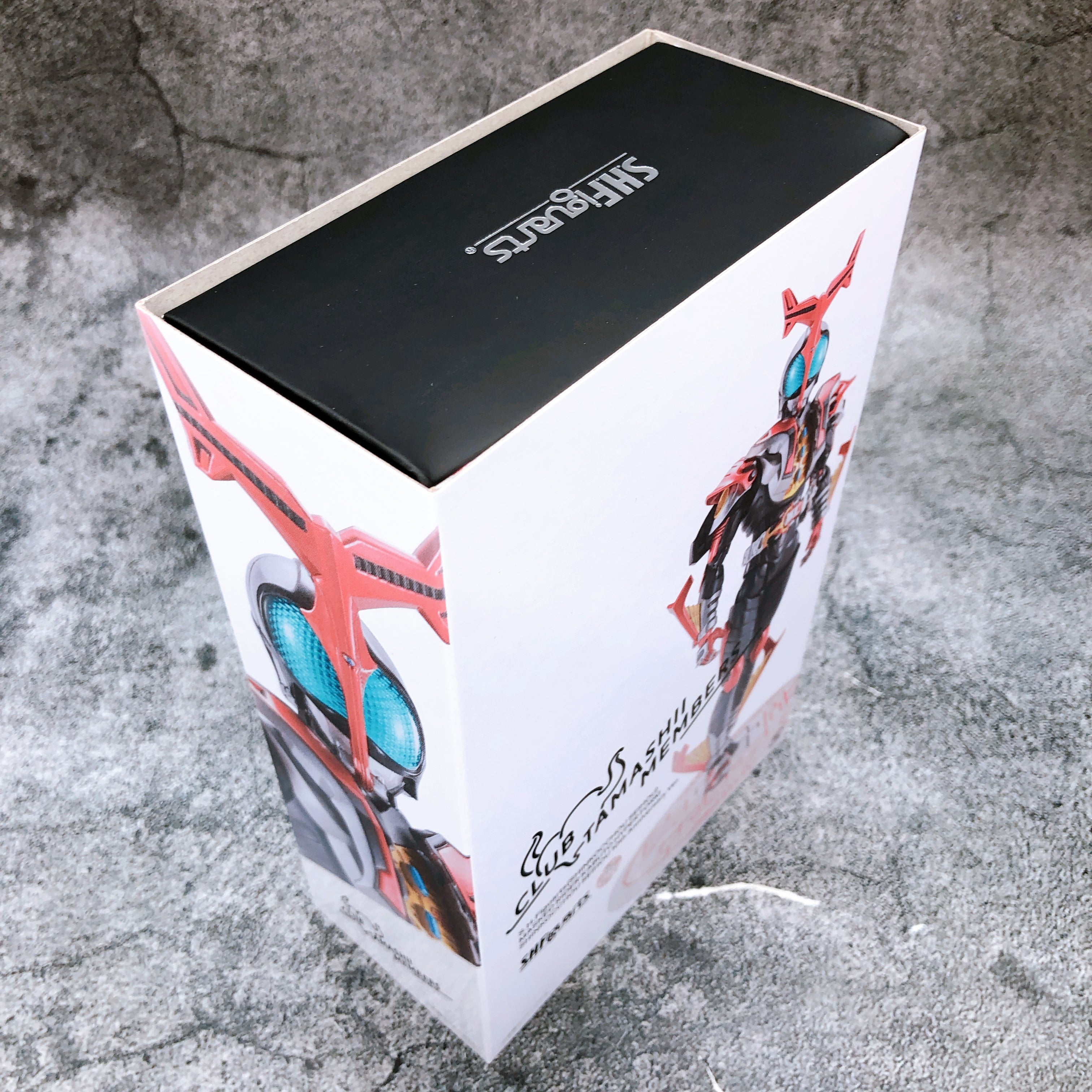 S.H.Figuarts Shinkocchou Seihou Kamen Rider Kabuto Hyper Form 10th Anniv. NEW