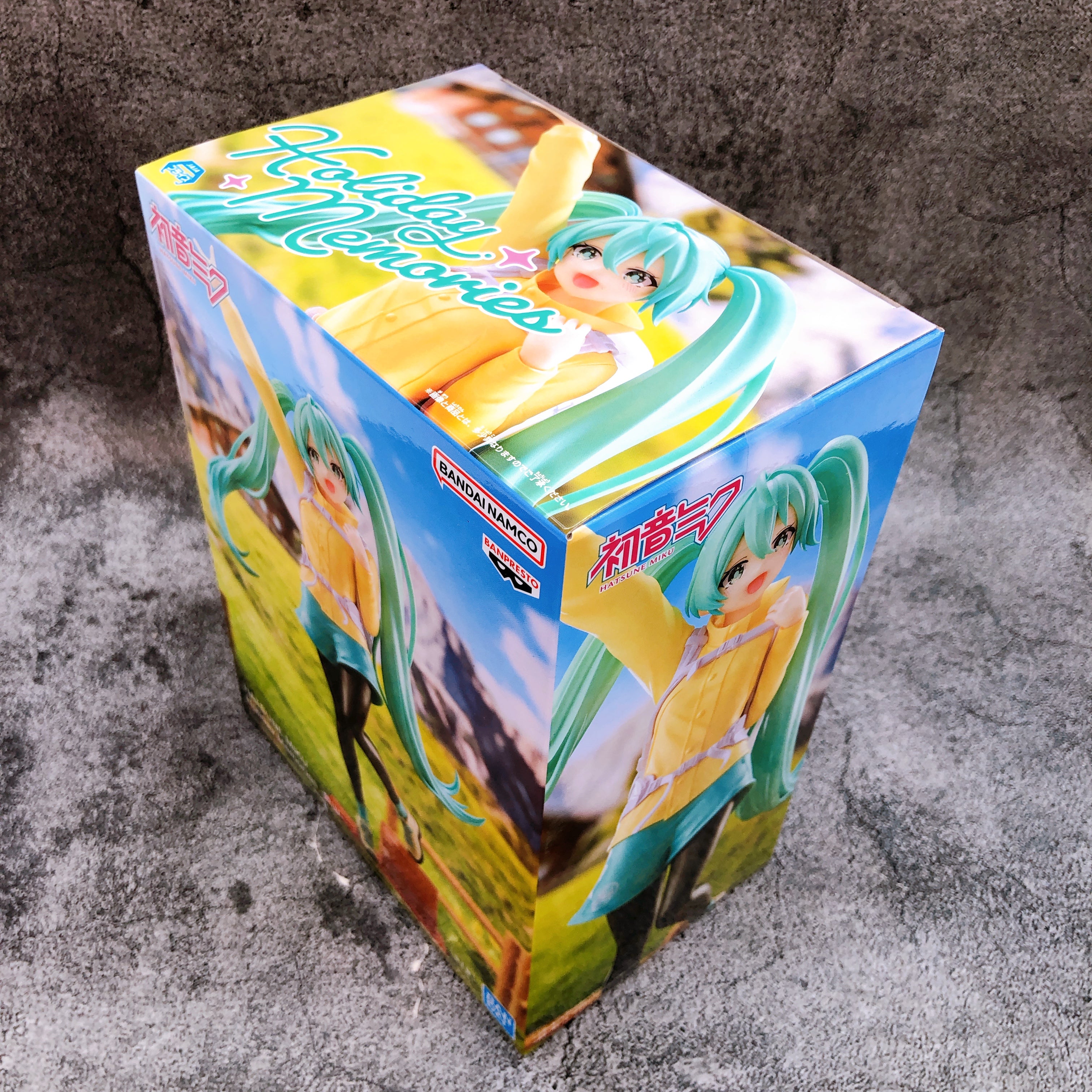 Hatsune Miku Holiday Memories Mountain Climbing Figure BANPRESTO Japan Sealed