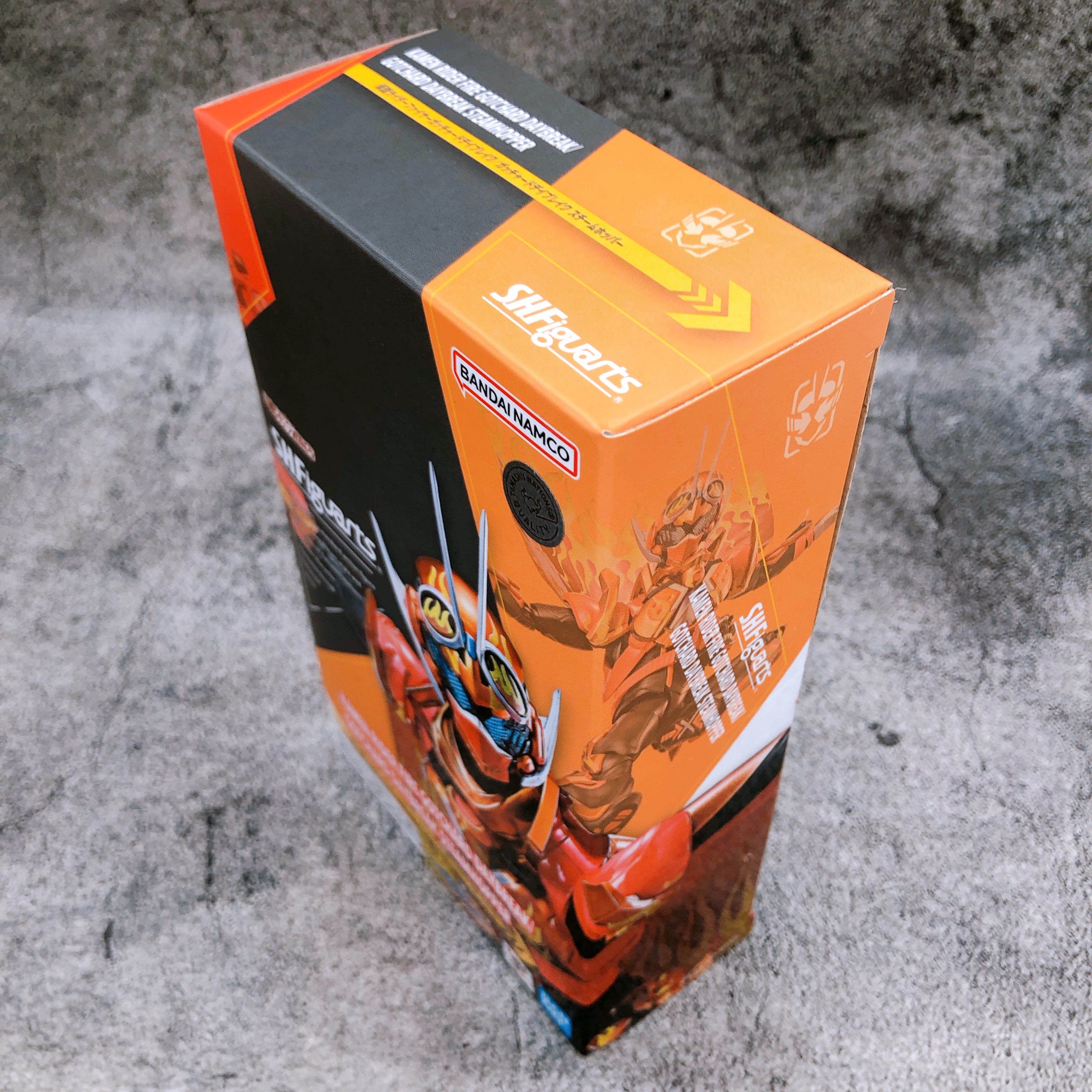 S.H.Figuarts Kamen Rider Fire Gotchard Daybreak Steam Hopper Action Figure NEW