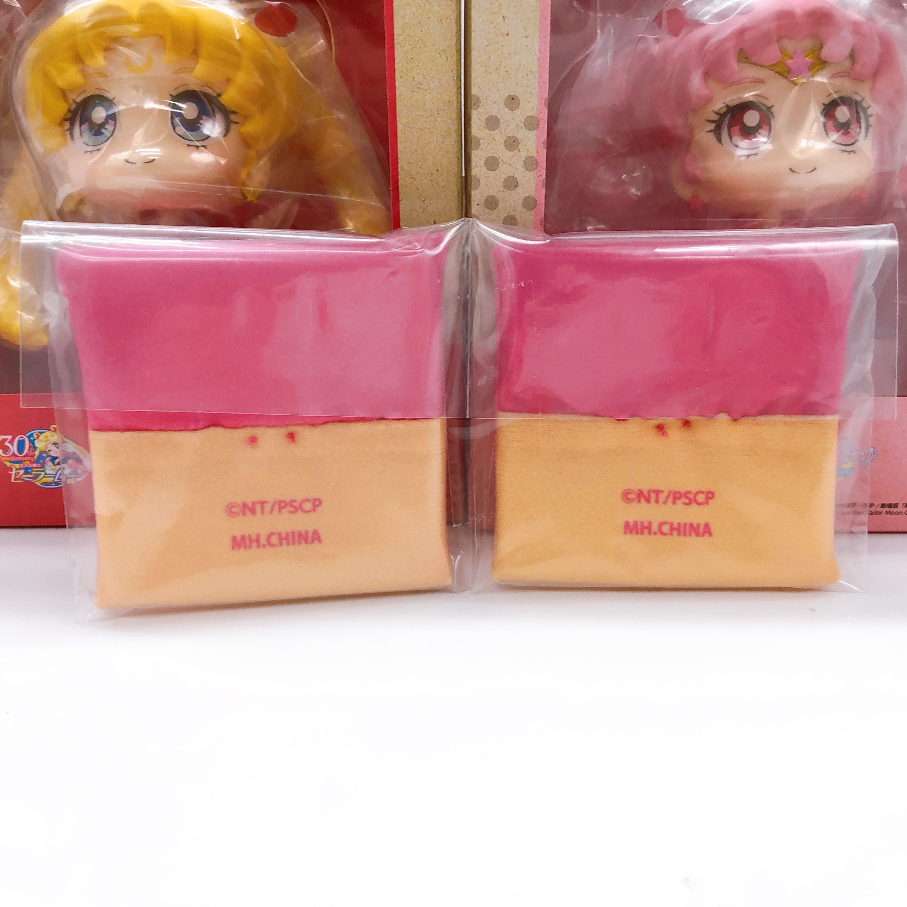 Sailor Moon Cosmos Rukappu Super Sailor Moon & Chibi Moon Figure with Cushion