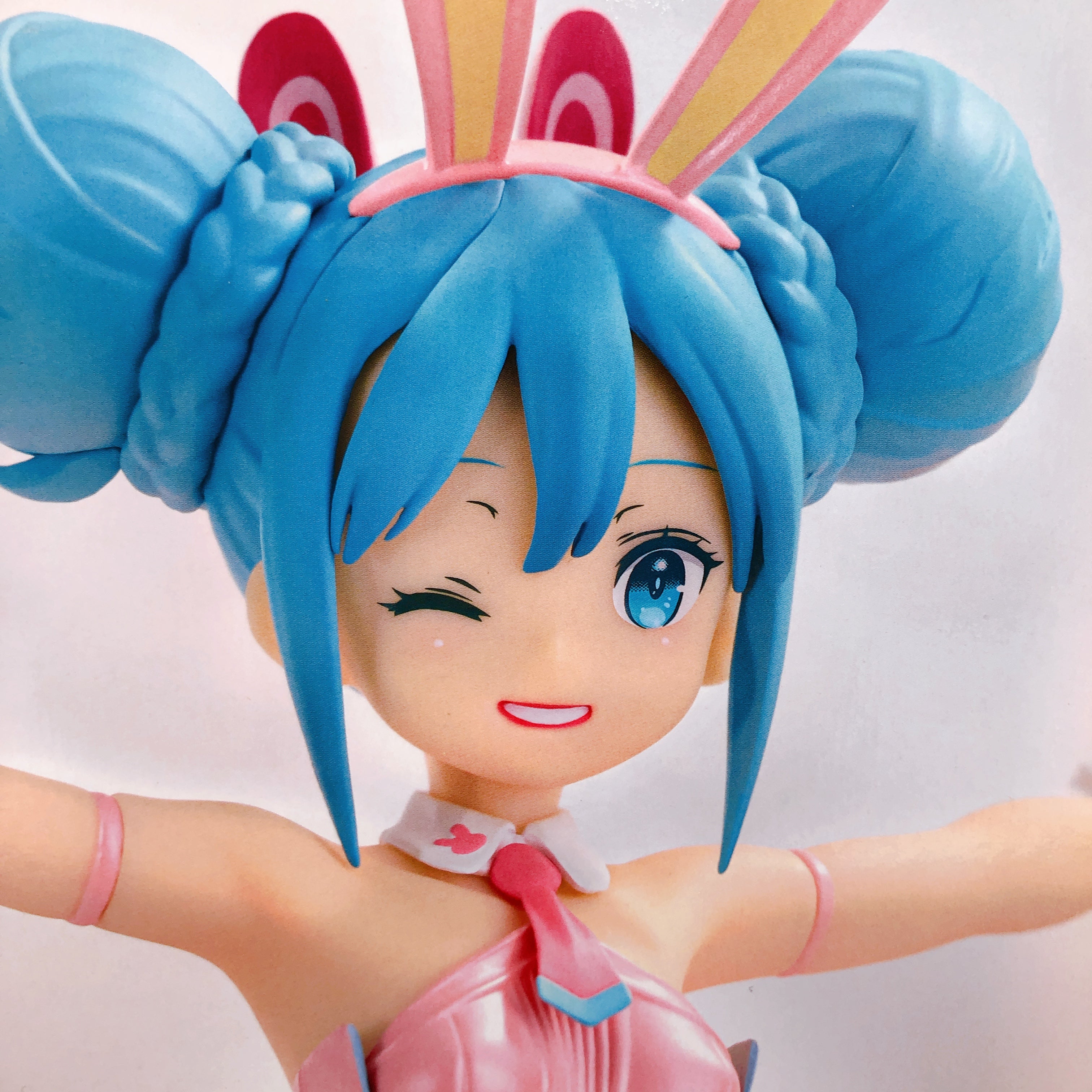 Hatsune Miku Wink Pearl Pink ver. BiCute Bunnies Figure FuRyu Japan Sealed