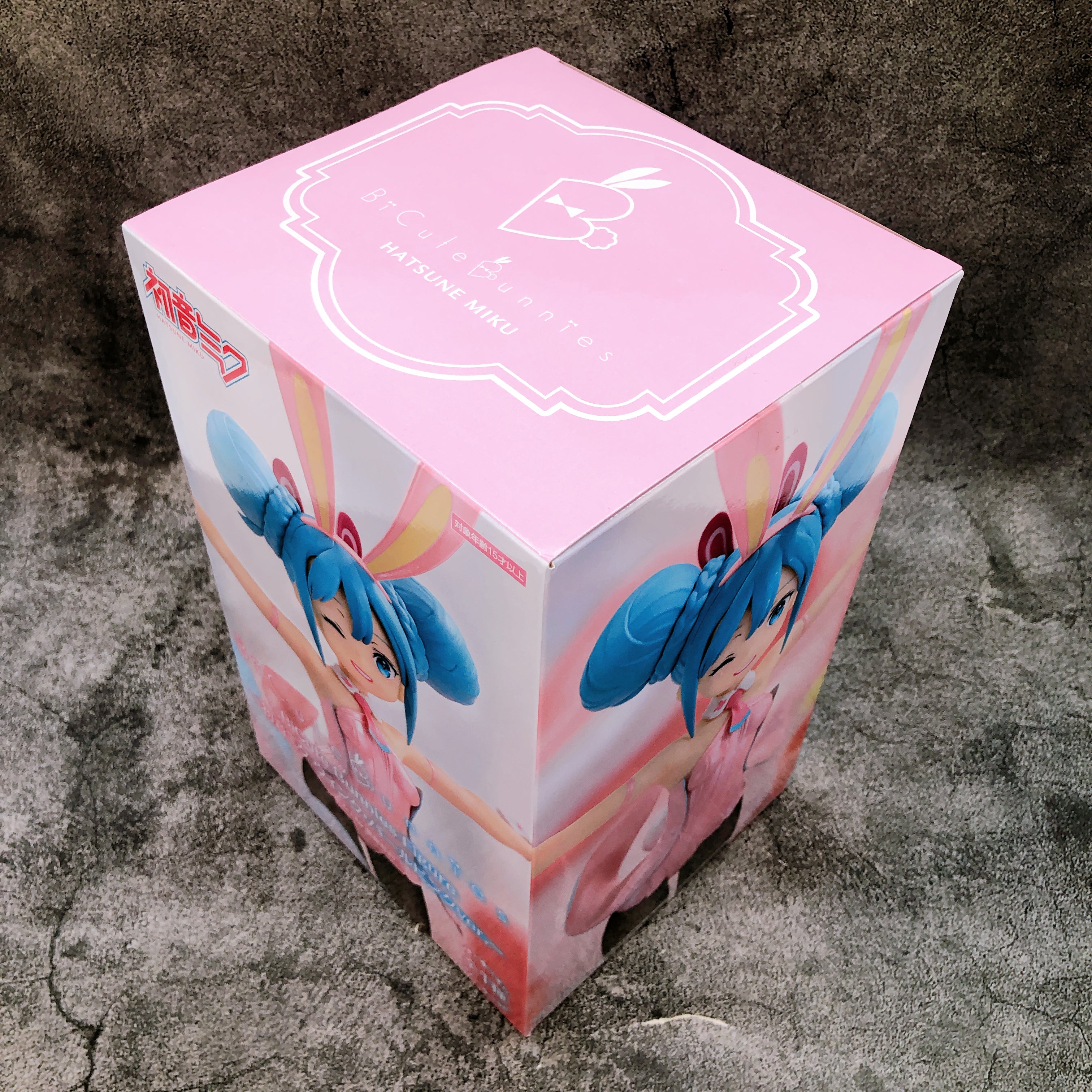 Hatsune Miku Wink Pearl Pink ver. BiCute Bunnies Figure FuRyu Japan Sealed