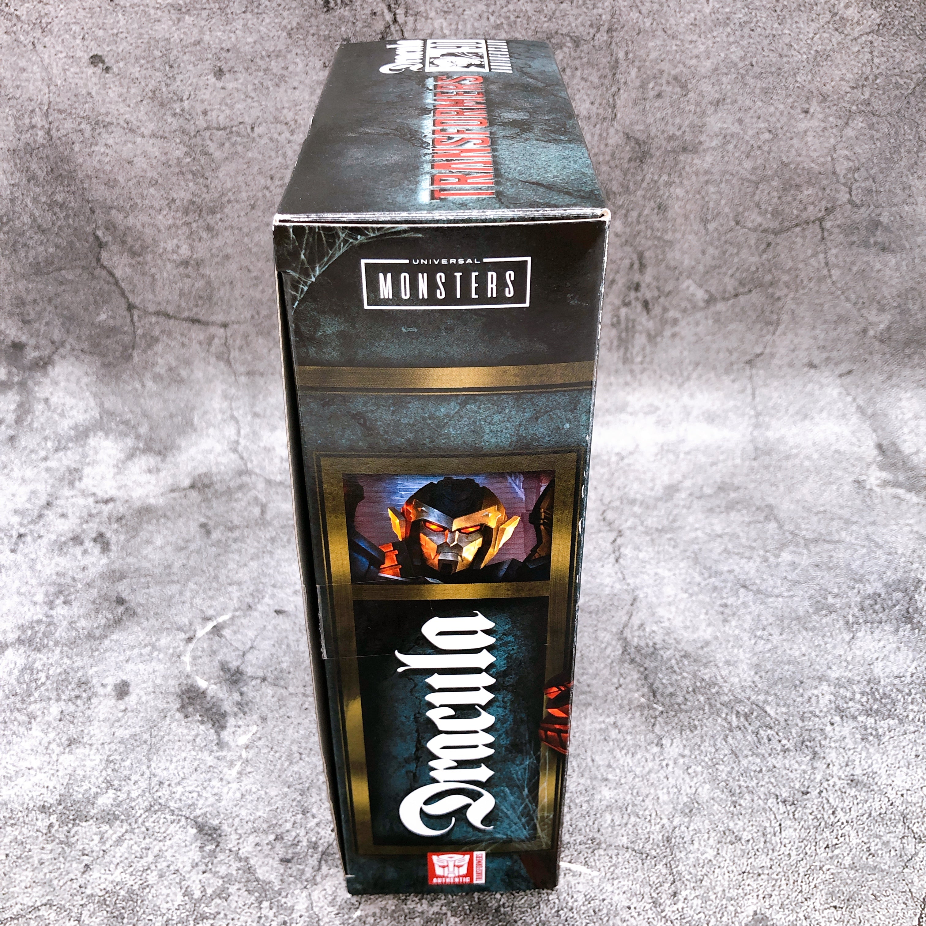 Transformers Universal Monsters Dracula Draculus 2021 Action Figure Hasbro