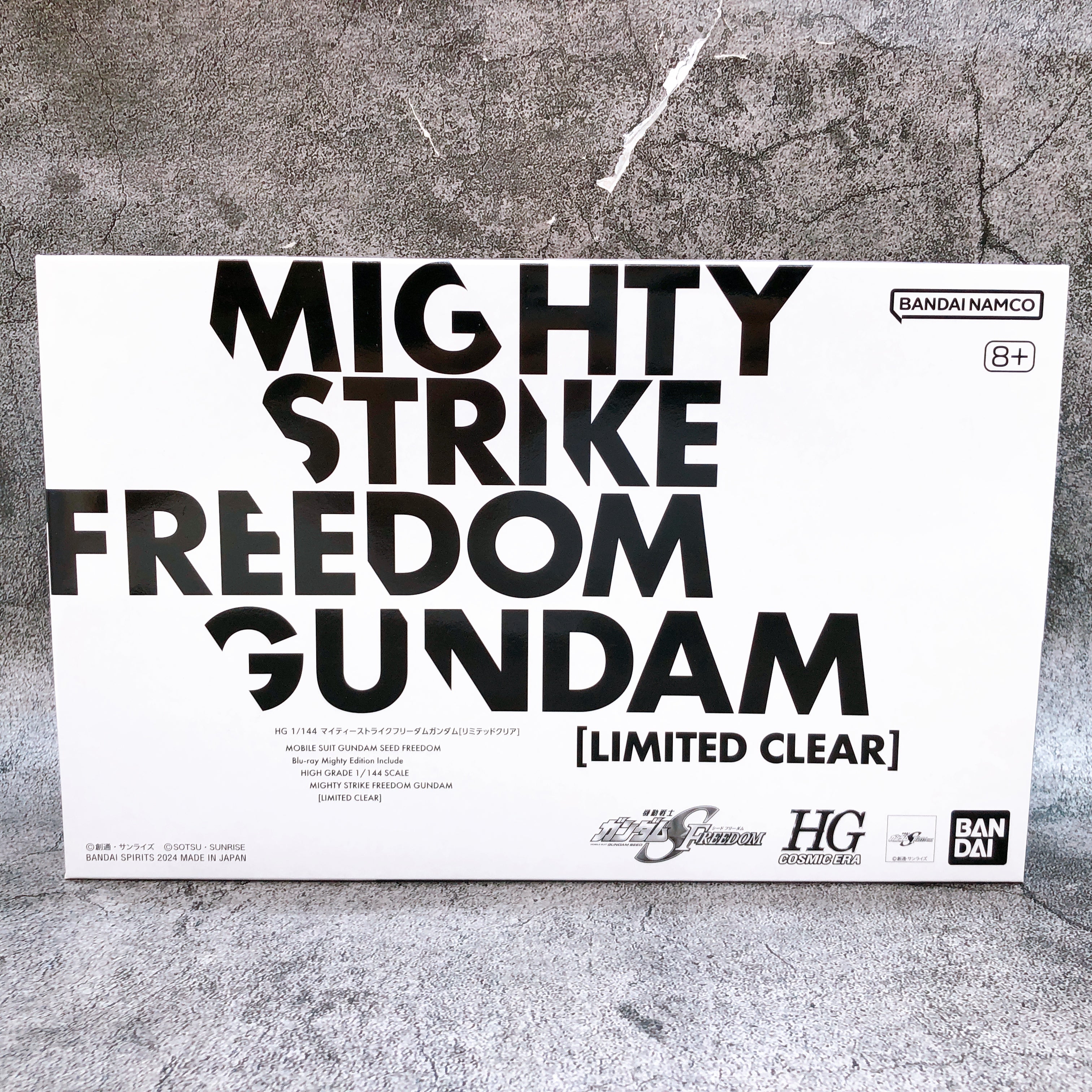 HG 1/144 Mighty Strike Freedom Gundam Limited Clear Model Kit Bandai Japan NEW