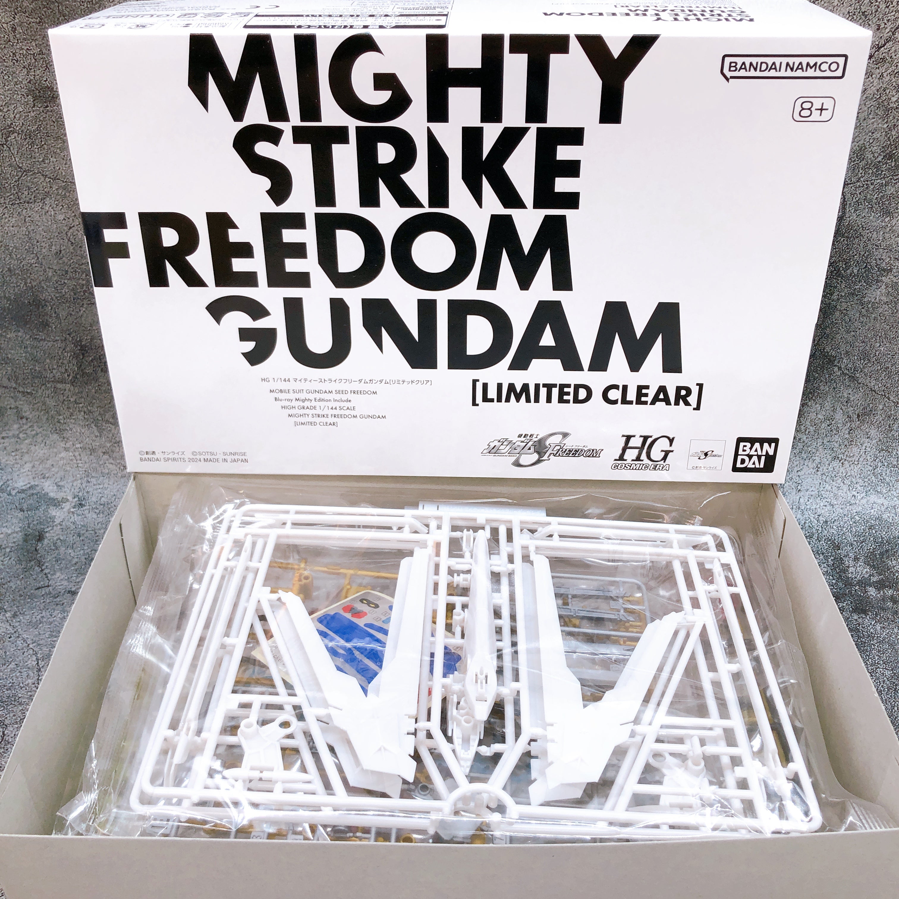 HG 1/144 Mighty Strike Freedom Gundam Limited Clear Model Kit Bandai Japan NEW