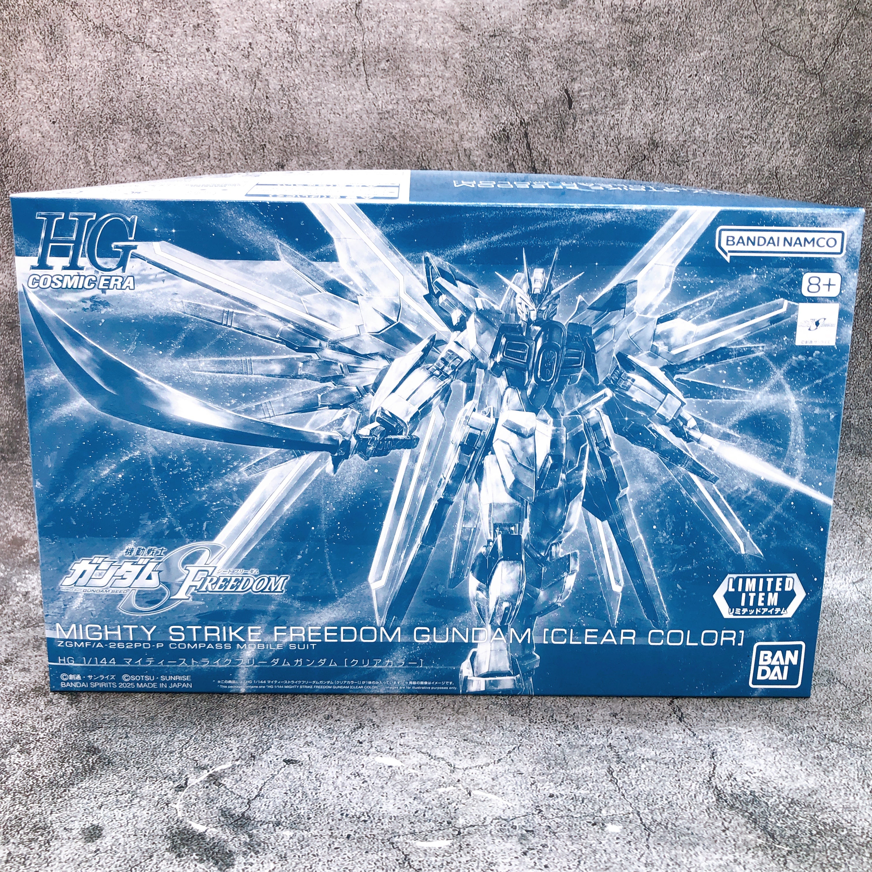 HG 1/144 Mighty Strike Freedom Gundam Clear Color Limited Model Kit Bandai NEW