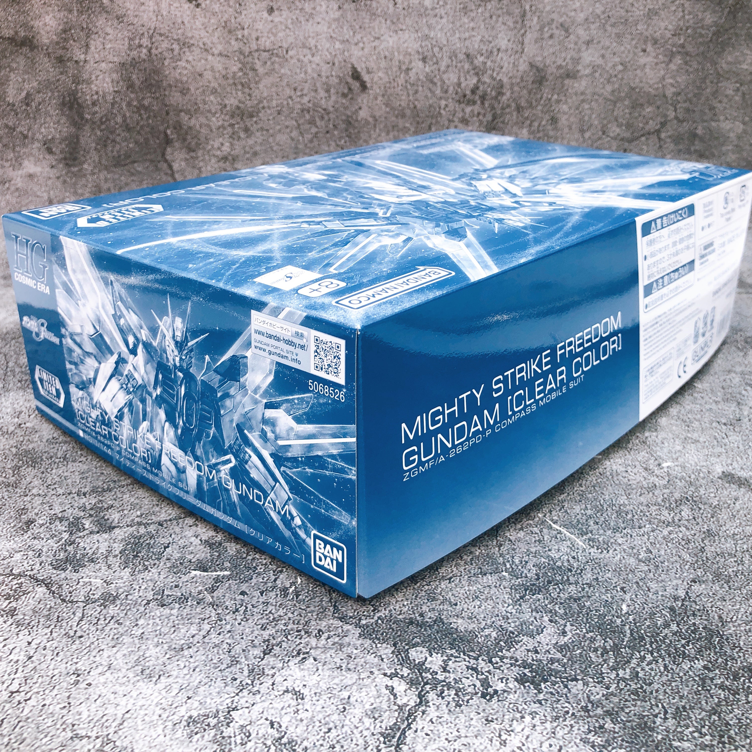 HG 1/144 Mighty Strike Freedom Gundam Clear Color Limited Model Kit Bandai NEW