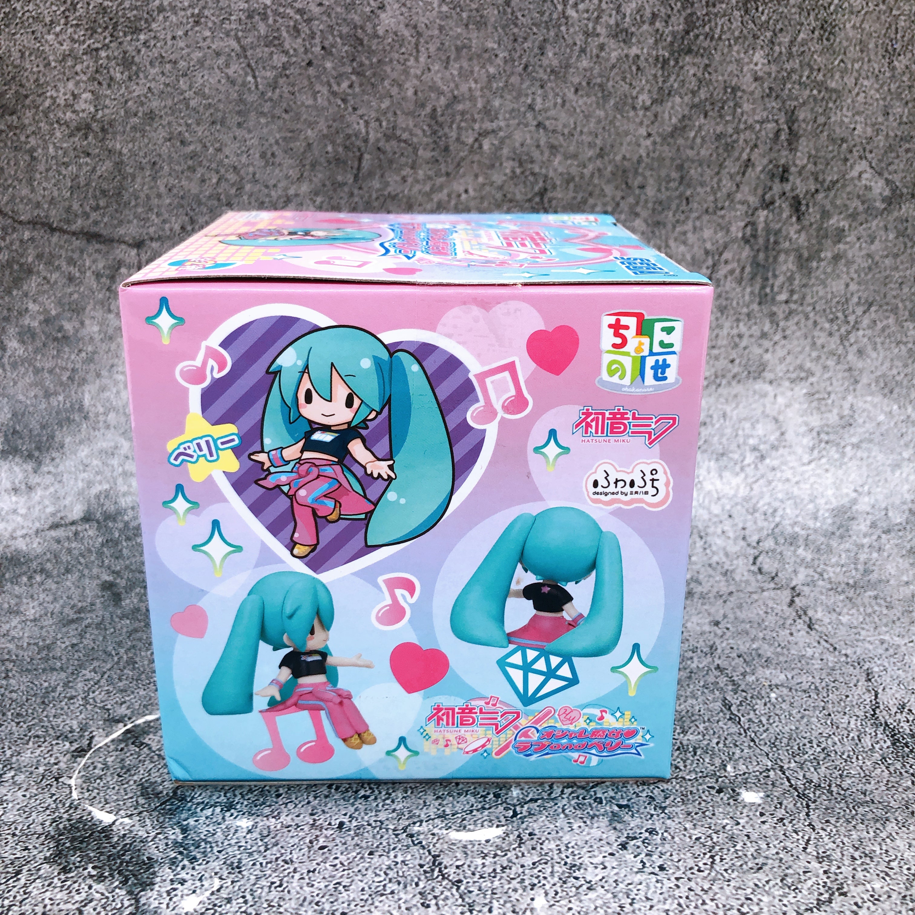 Hatsune Miku x Love and Berry Figure Berry Ver Desktop Decorate Collections SEGA