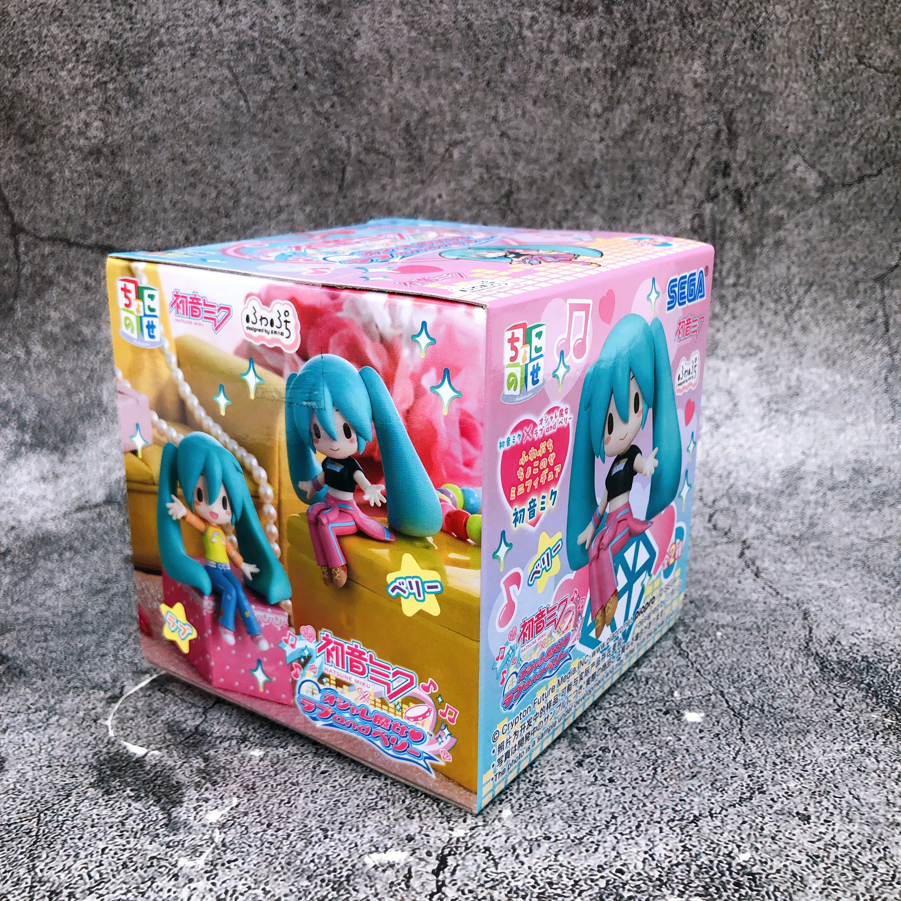 Hatsune Miku x Love and Berry Figure Berry Ver Desktop Decorate Collections SEGA
