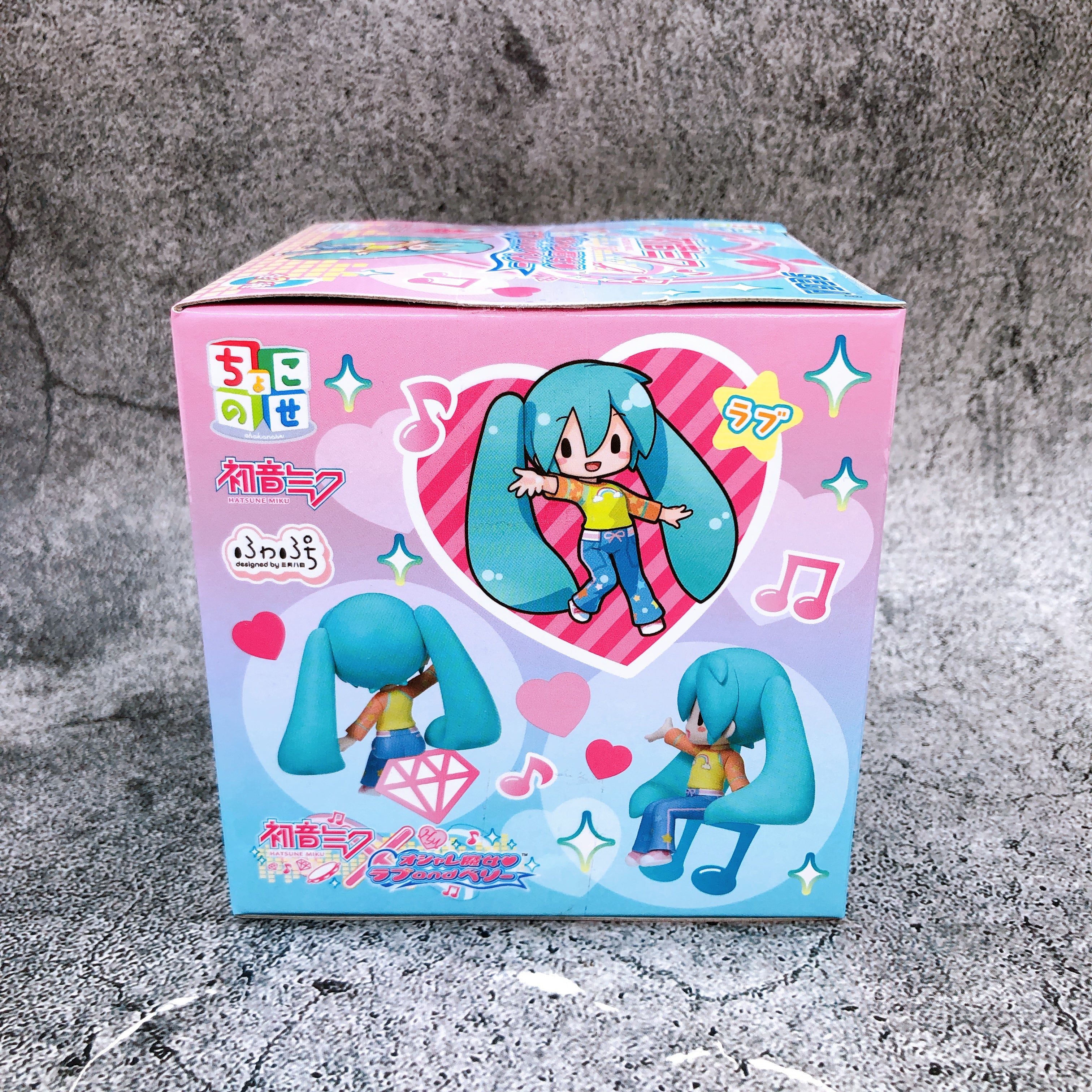 Hatsune Miku x Love and Berry Figure Love Ver Desktop Decorate Collections SEGA