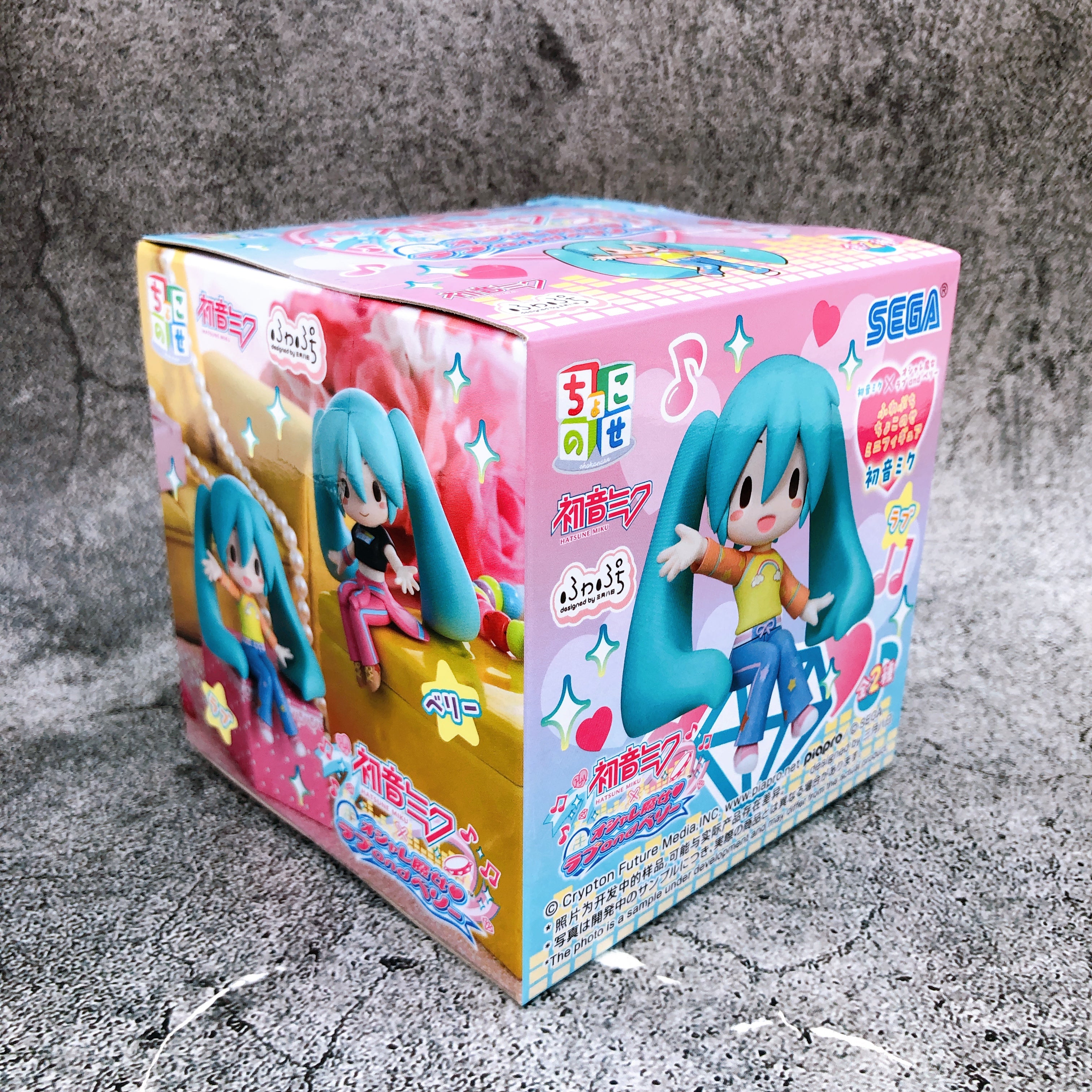 Hatsune Miku x Love and Berry Figure Love Ver Desktop Decorate Collections SEGA