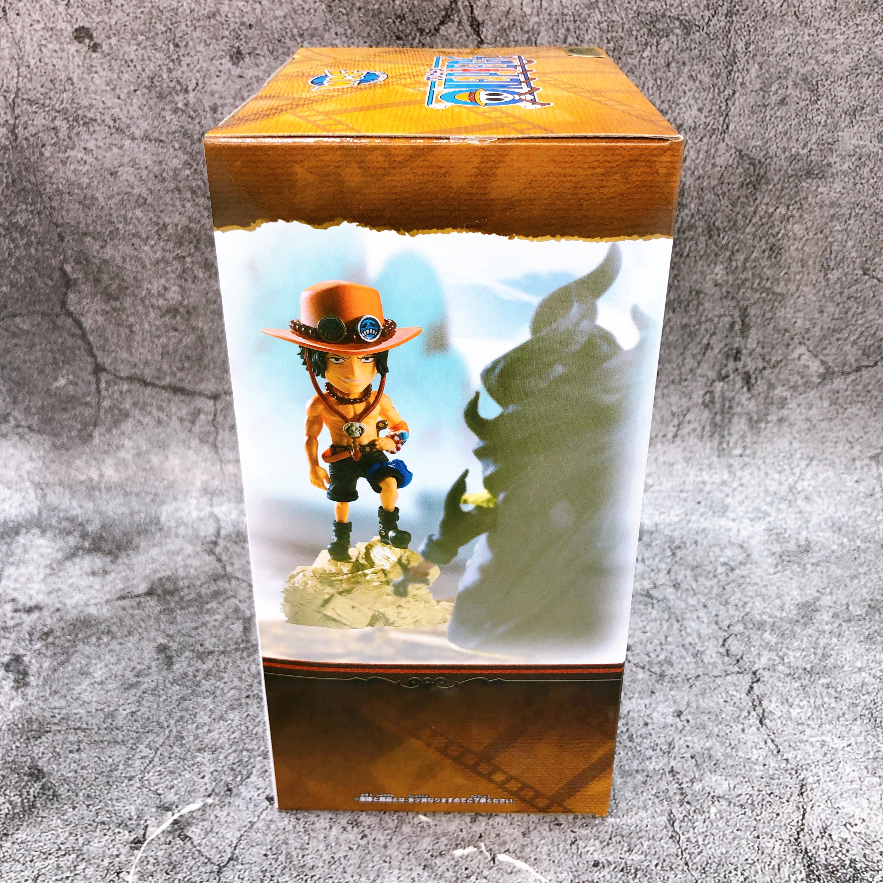 ONE PIECE Portgas D. Ace VS Marshall D. Teach World Collectable Figure BANPRESTO