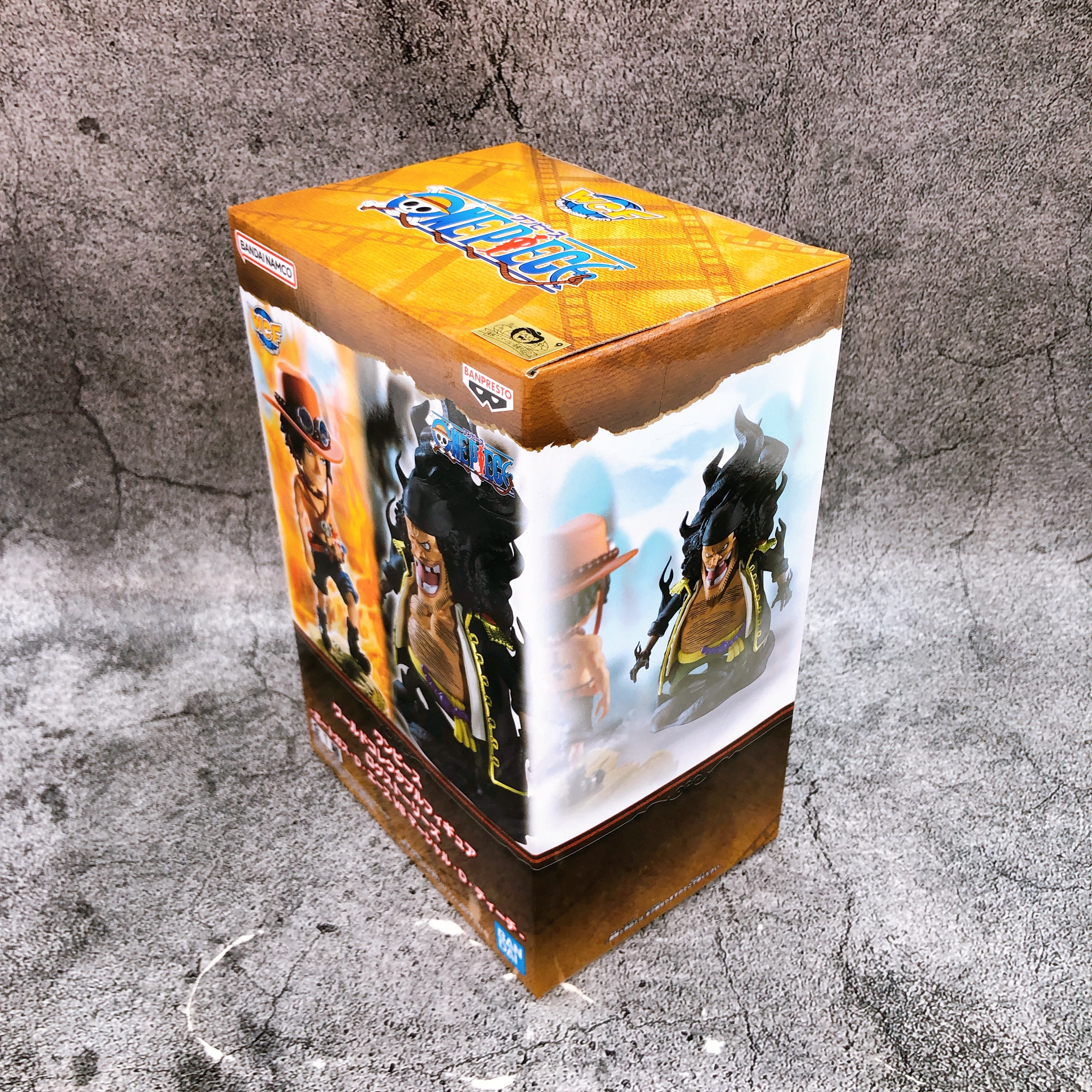 ONE PIECE Portgas D. Ace VS Marshall D. Teach World Collectable Figure BANPRESTO