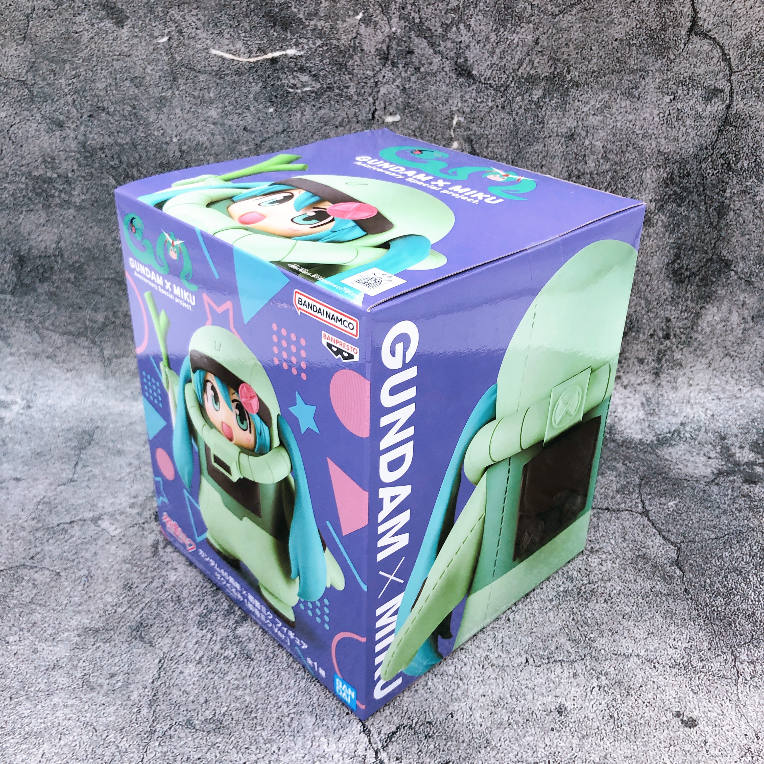 Hatsune Miku Zaku Costume ver. Figure Gundam 45 Anniversary BANPRESTO Japan NEW