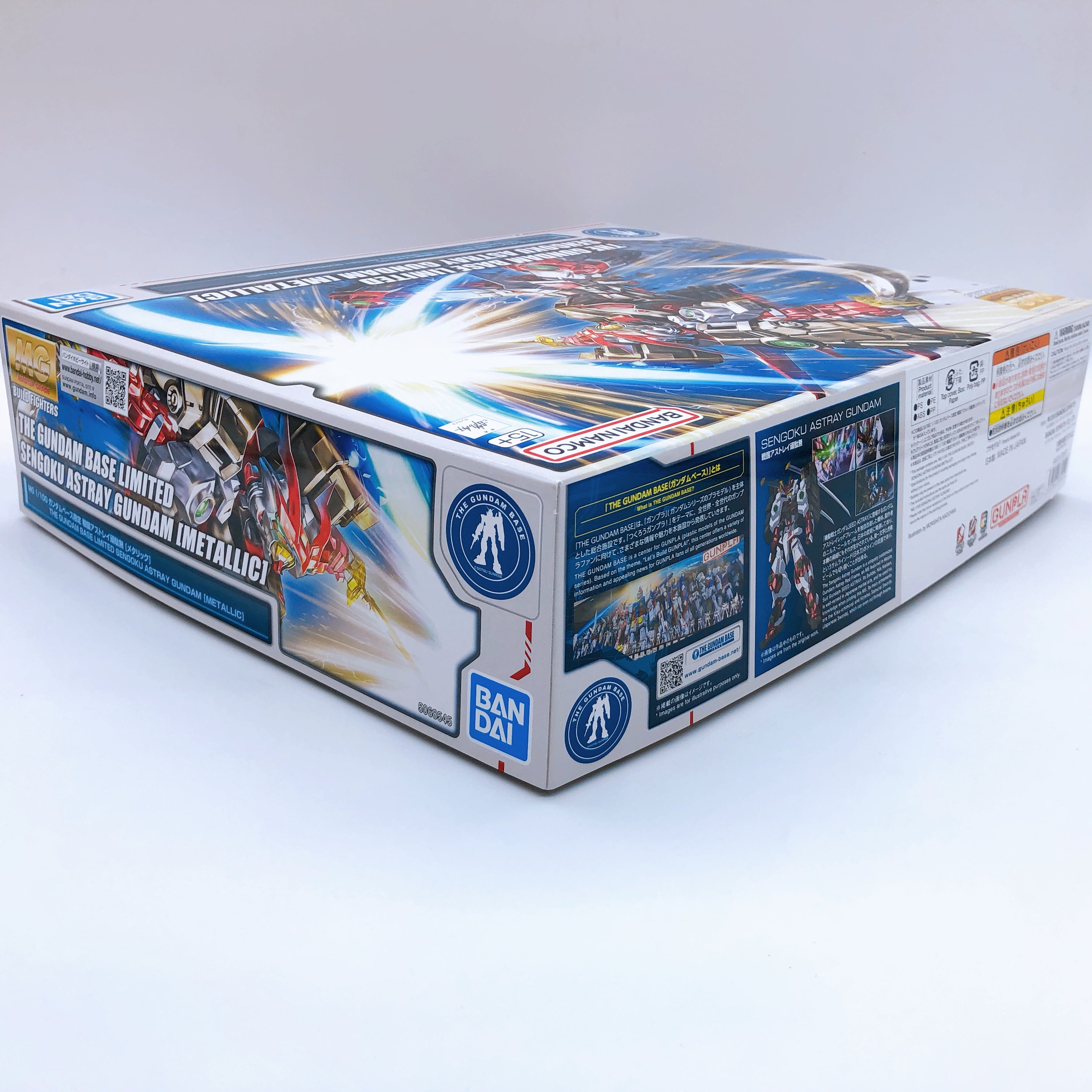 MG 1/100 Sengoku Astray Gundam Metallic Gundam Base Model Kit Bandai Japan NEW