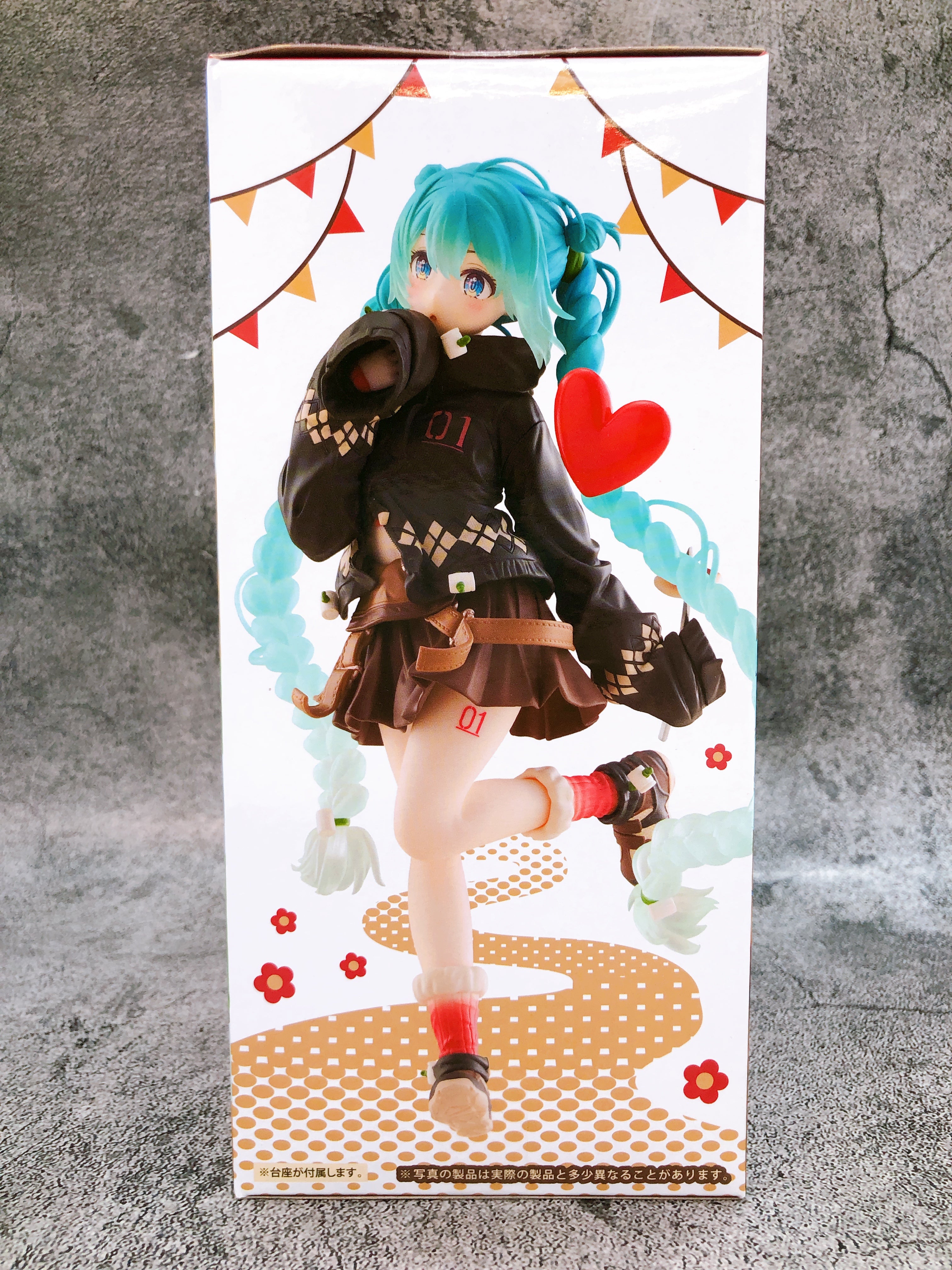 Hatsune Miku Outdoor Fashion Figure Taito Japan Sealed AUTHENTIC NEW