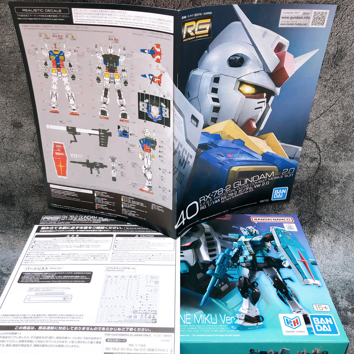RG 1/144 RX-78-2 Gundam Ver.2.0 Hatsune Miku Ver Model Kit Premium Bandai Japan