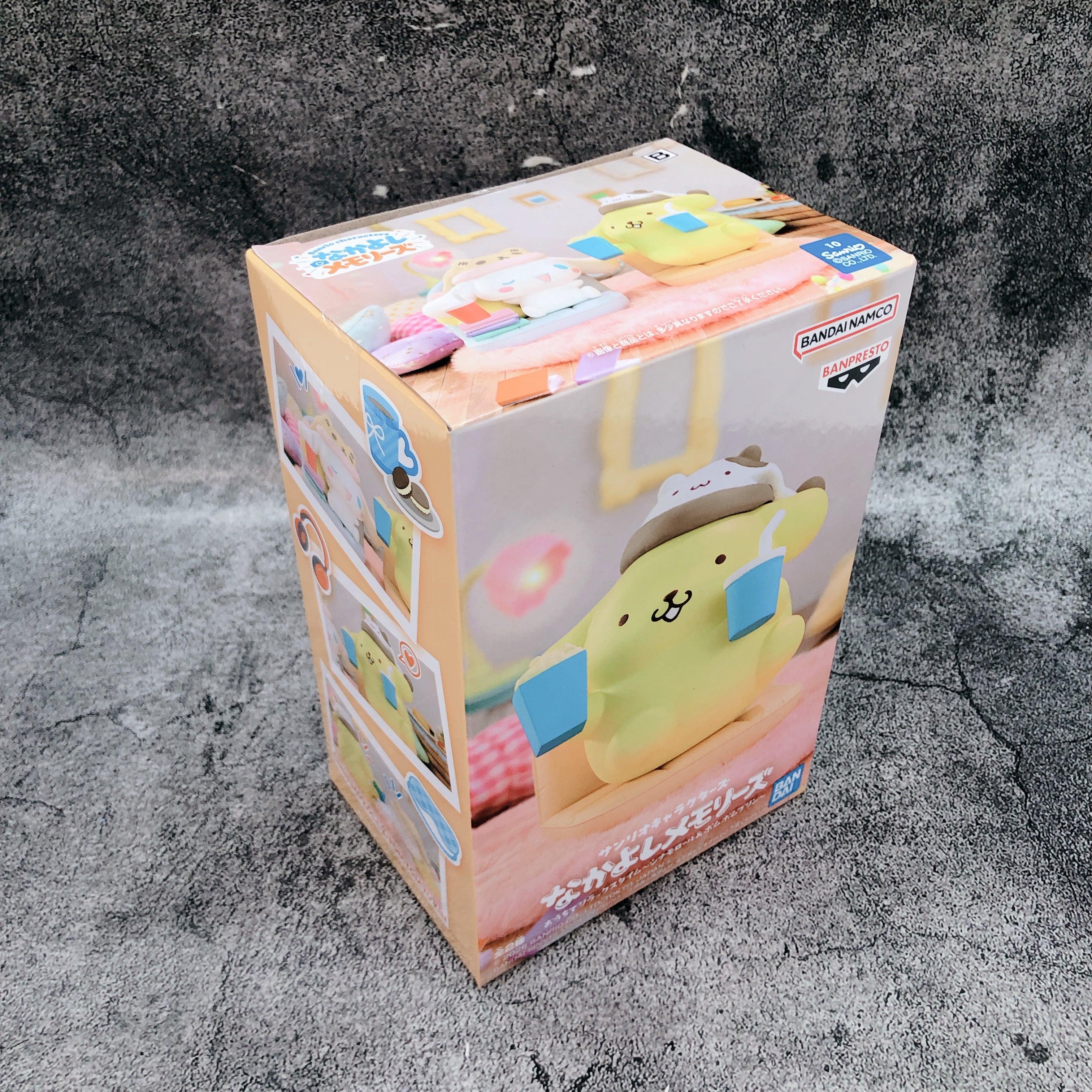 Sanrio Characters Pompompurin Nakayoshi Memories Relaxing Time at Home Figure