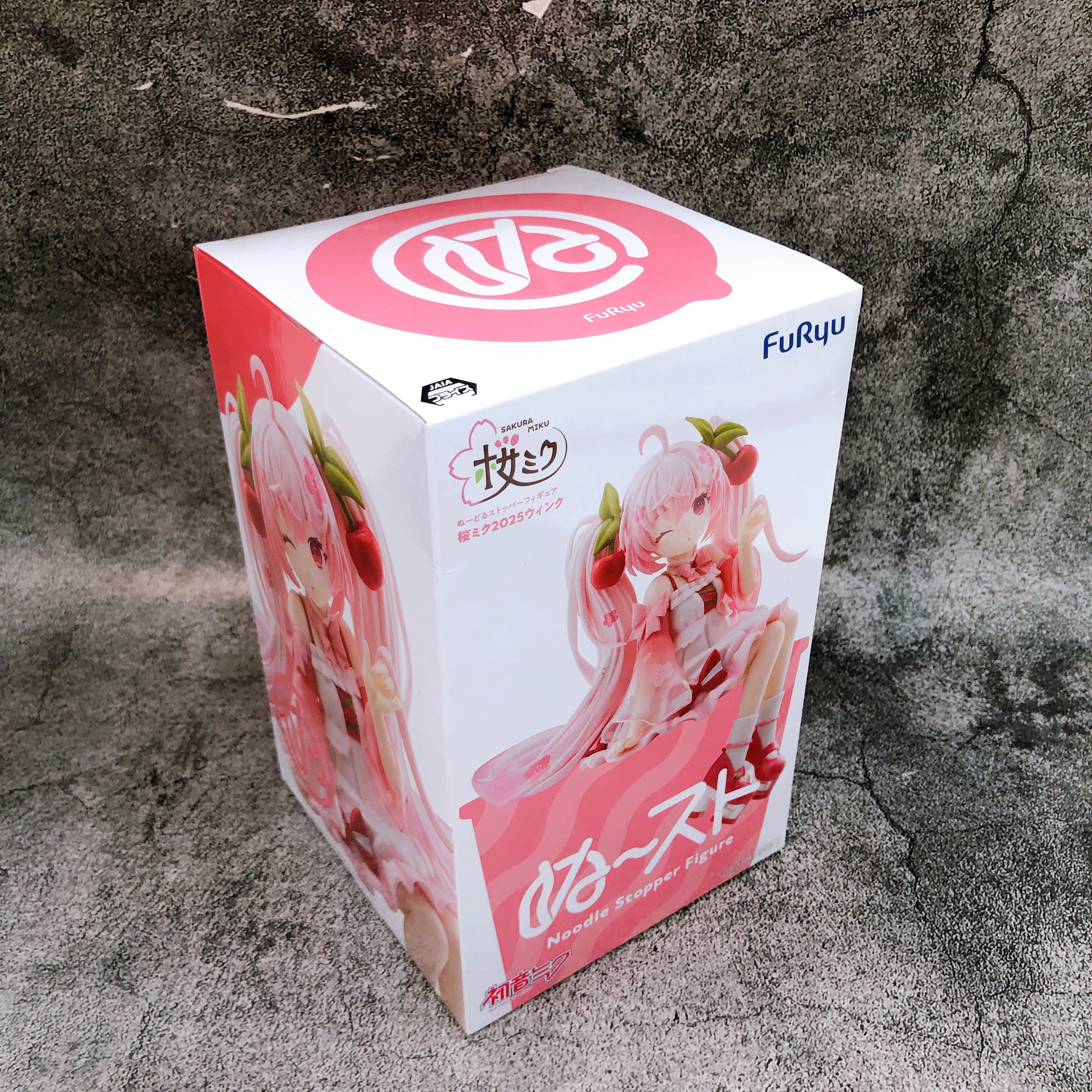 Hatsune Miku Sakura Miku 2025 WinkVer. Noodle Stopper Figure FuRyu Japan NEW