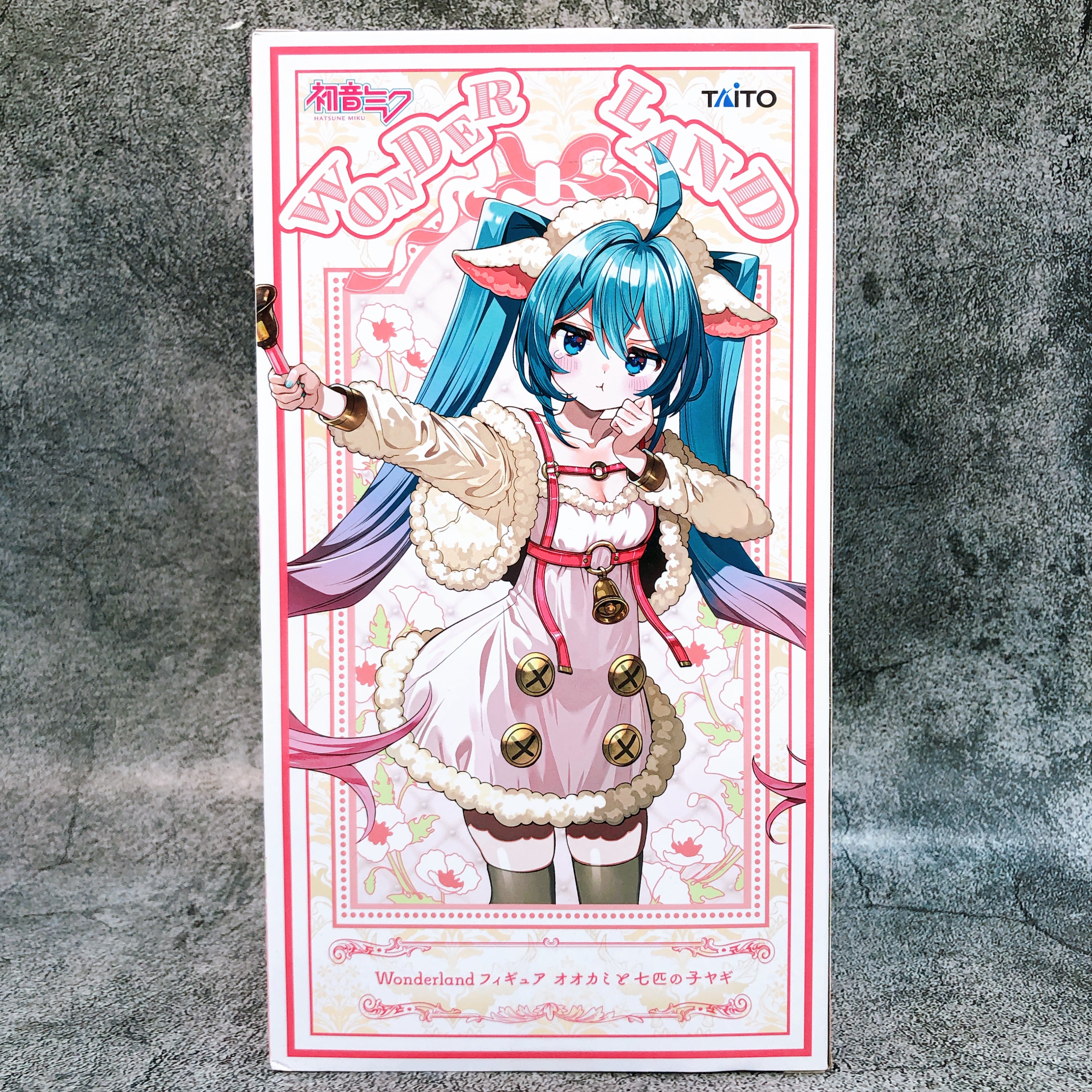 Hatsune Miku The Wolf and the Seven Young Goats Wonderland Figure Taito Japan
