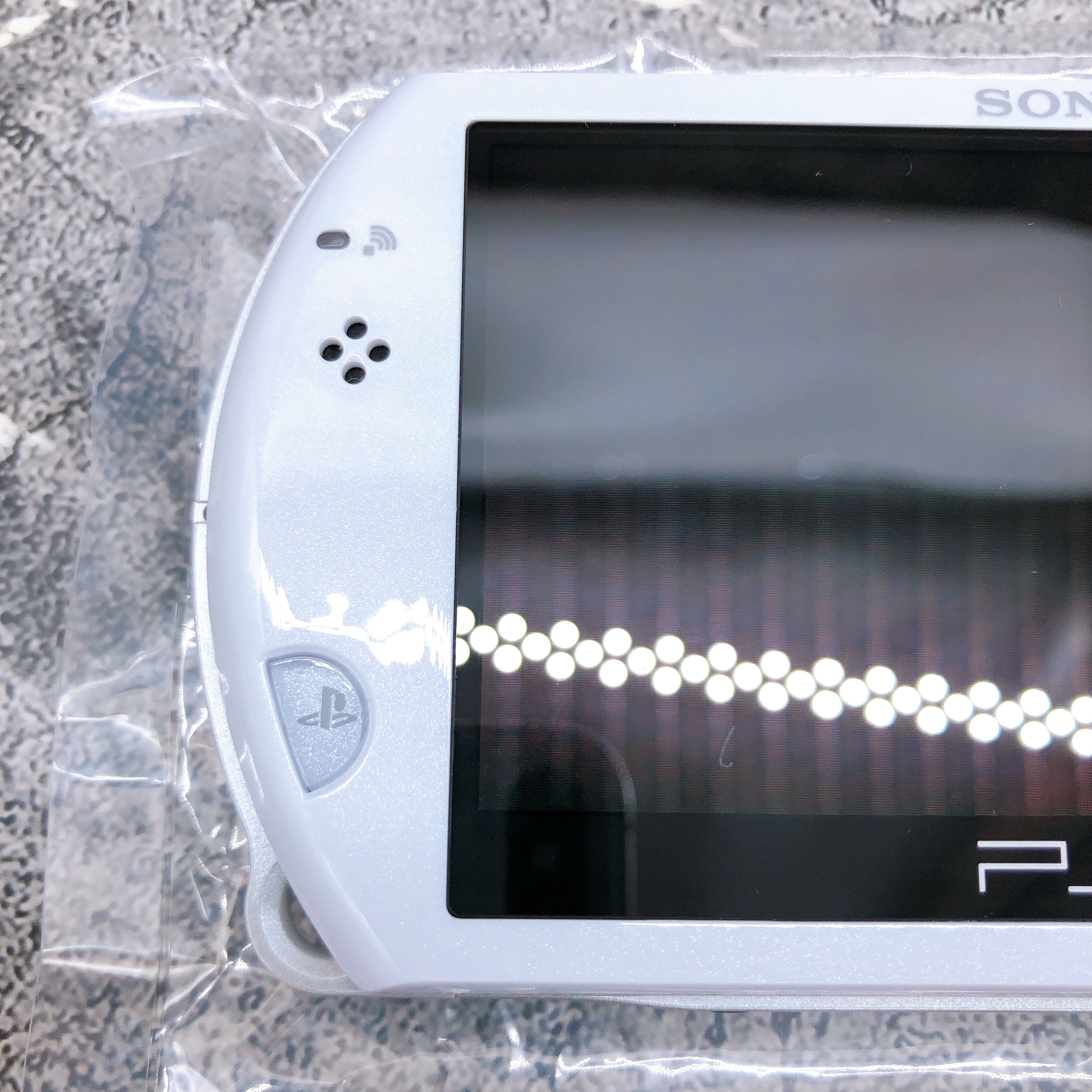 Sony PSP GO PlayStation Portable Pearl White Console PSP-N1000 Boxed in Stock