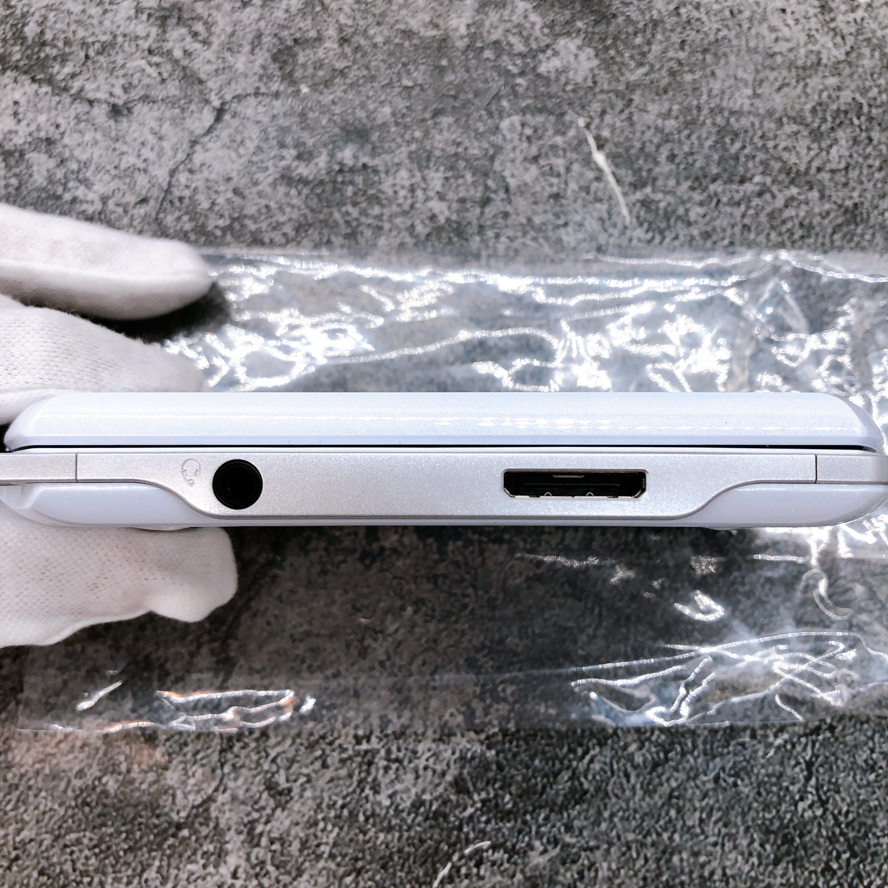 Sony PSP GO PlayStation Portable Pearl White Console PSP-N1000 Boxed in Stock