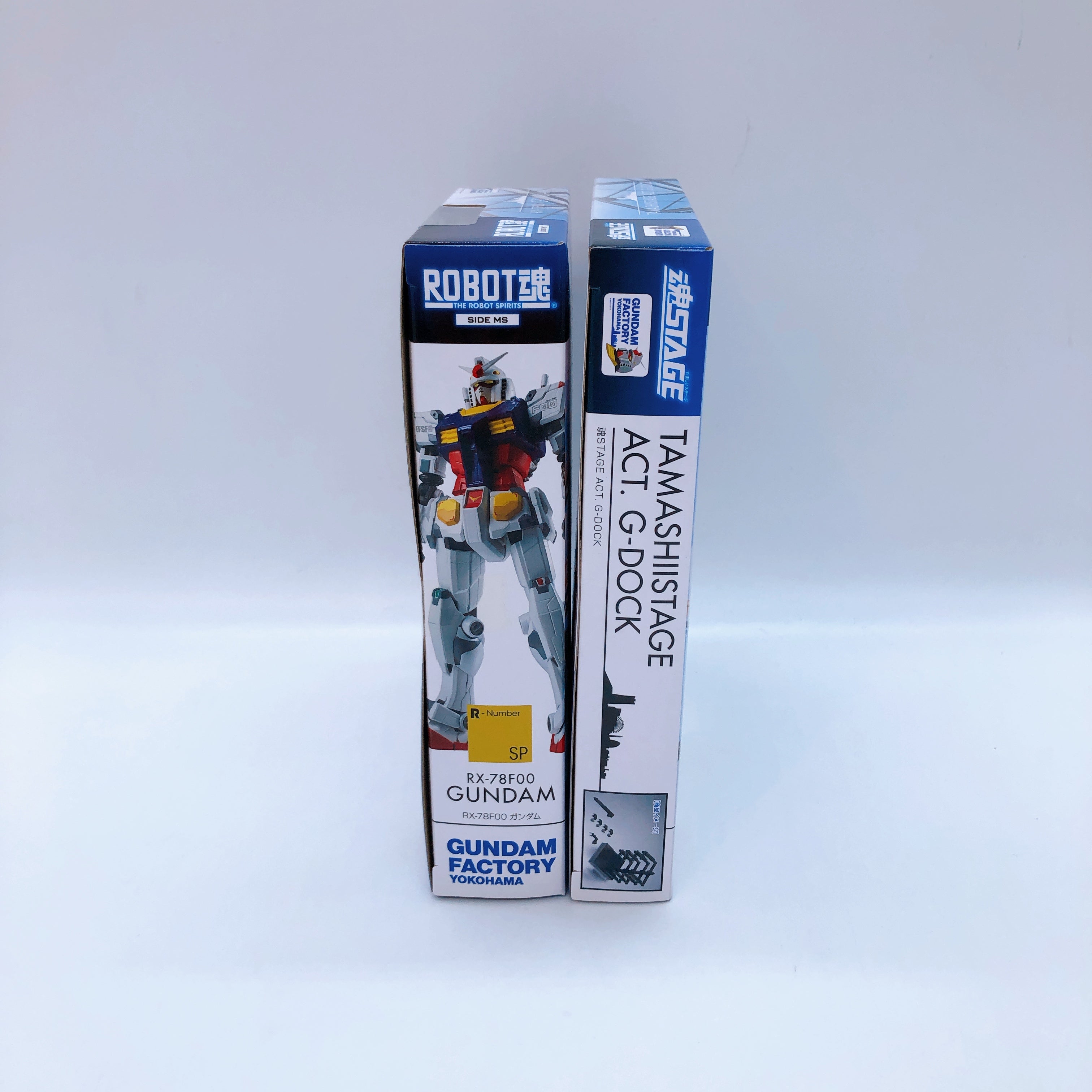 Robot Spirits RX-78F00 Gundam Action Figure + Tamashii Stage Act. G-Dock Bandai