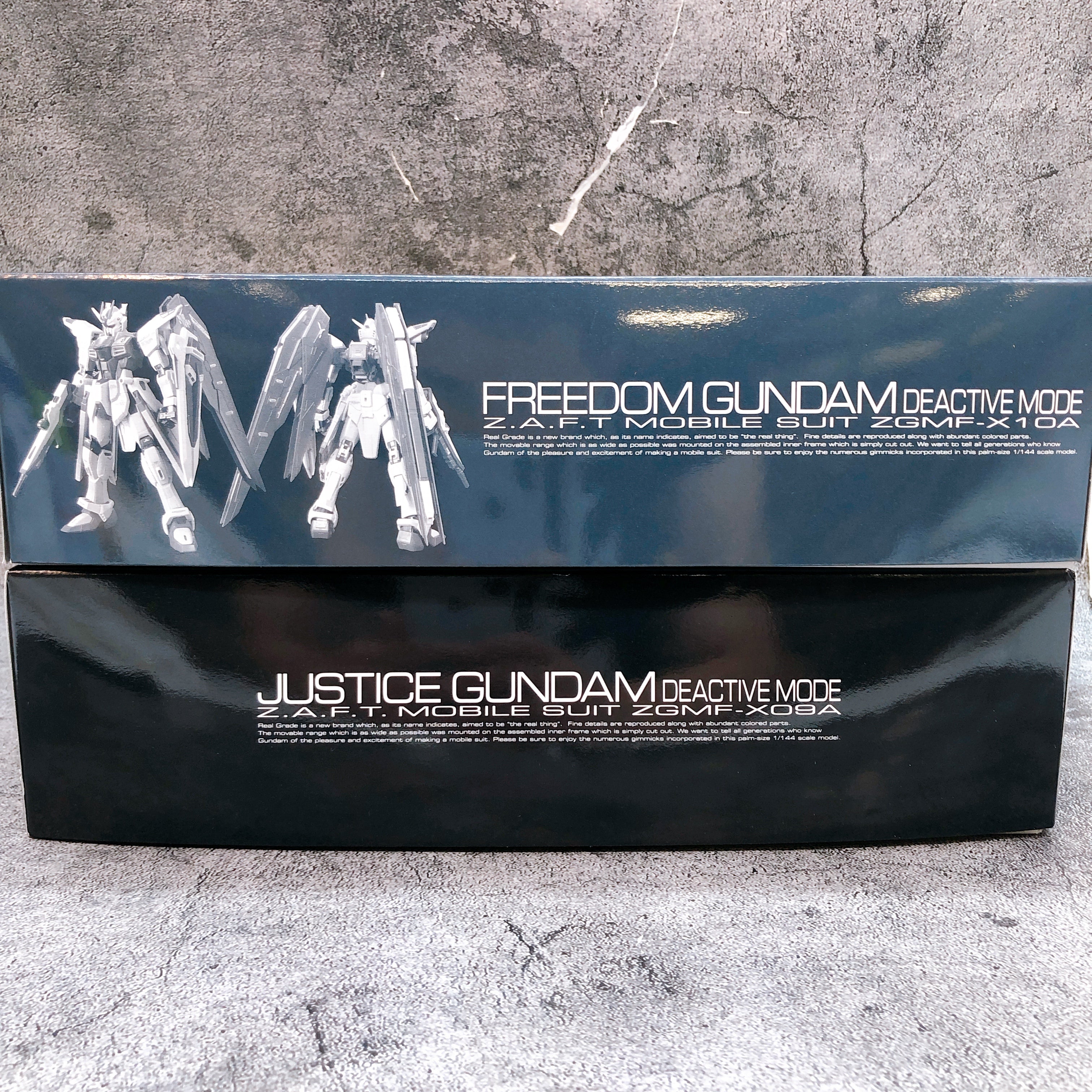 RG 1/144 Freedom Gundam & Justice Gundam Deactive Mode Set Kit Premium Bandai