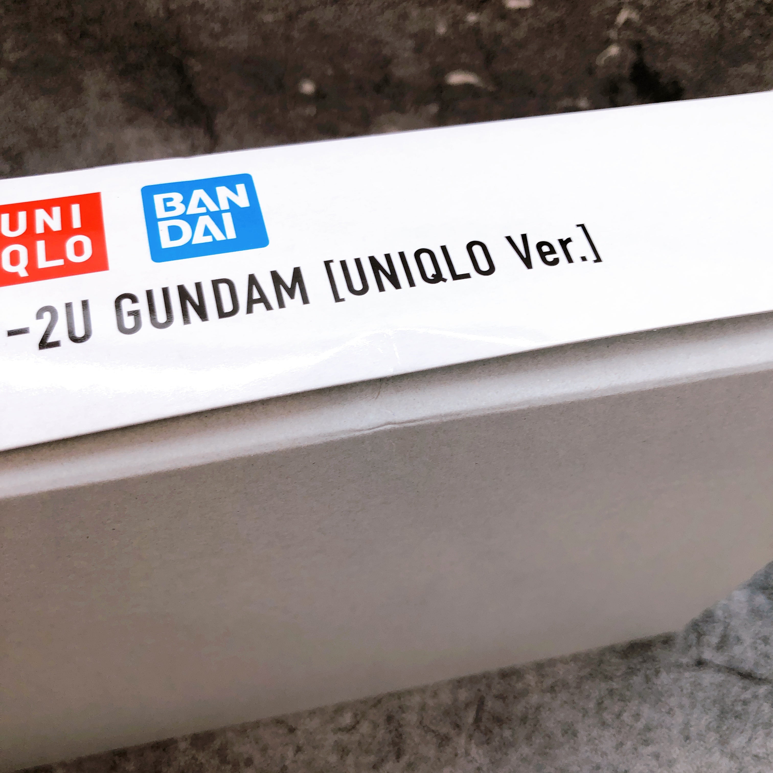HG 1/144 Gundam UNIQLO Ver. & Zaku II UNIQLO Ver. Set Model Kit 15+ Bandai Japan