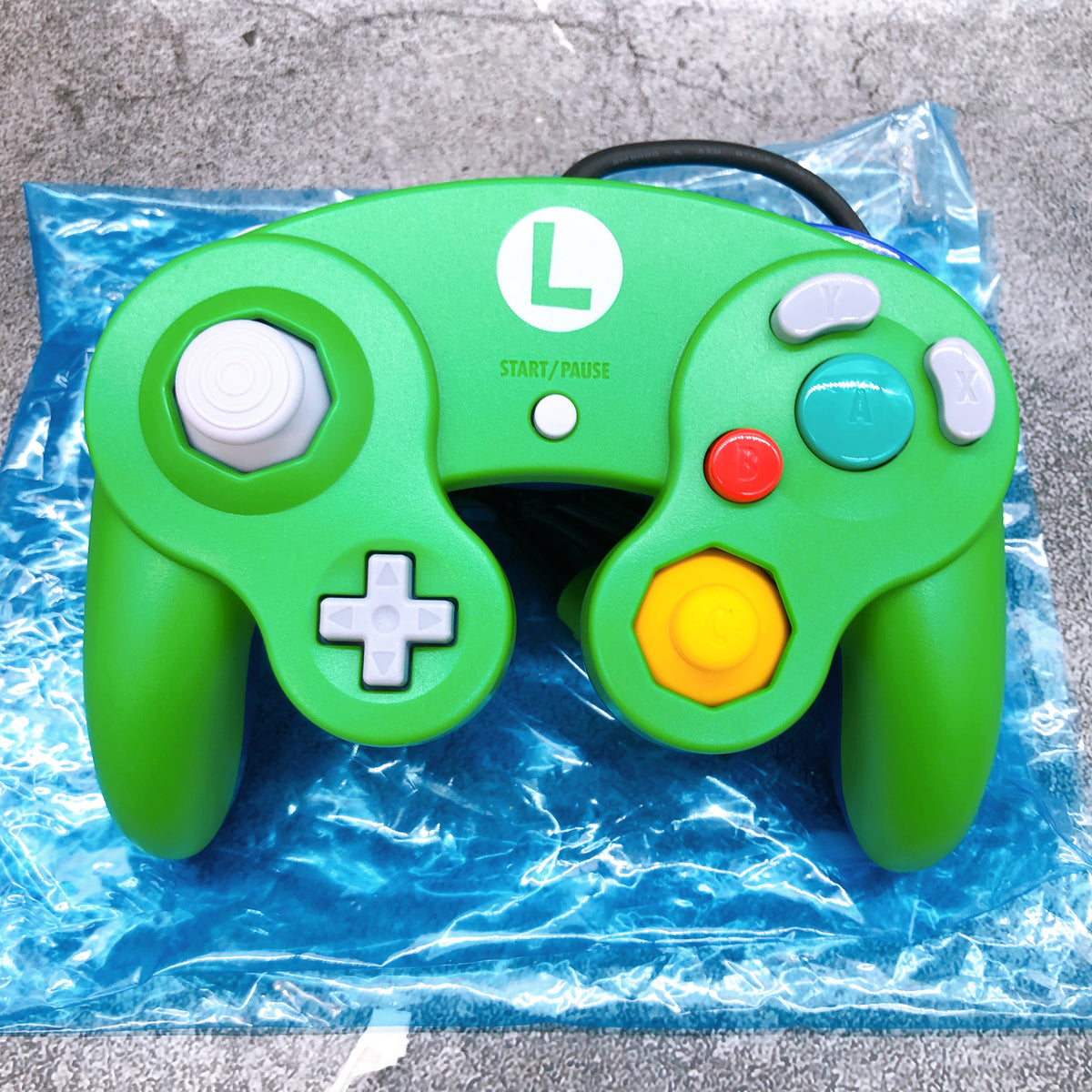 Club Nintendo GameCube Mario & Luigi Controller SET Rare Accessories AUTHENTIC