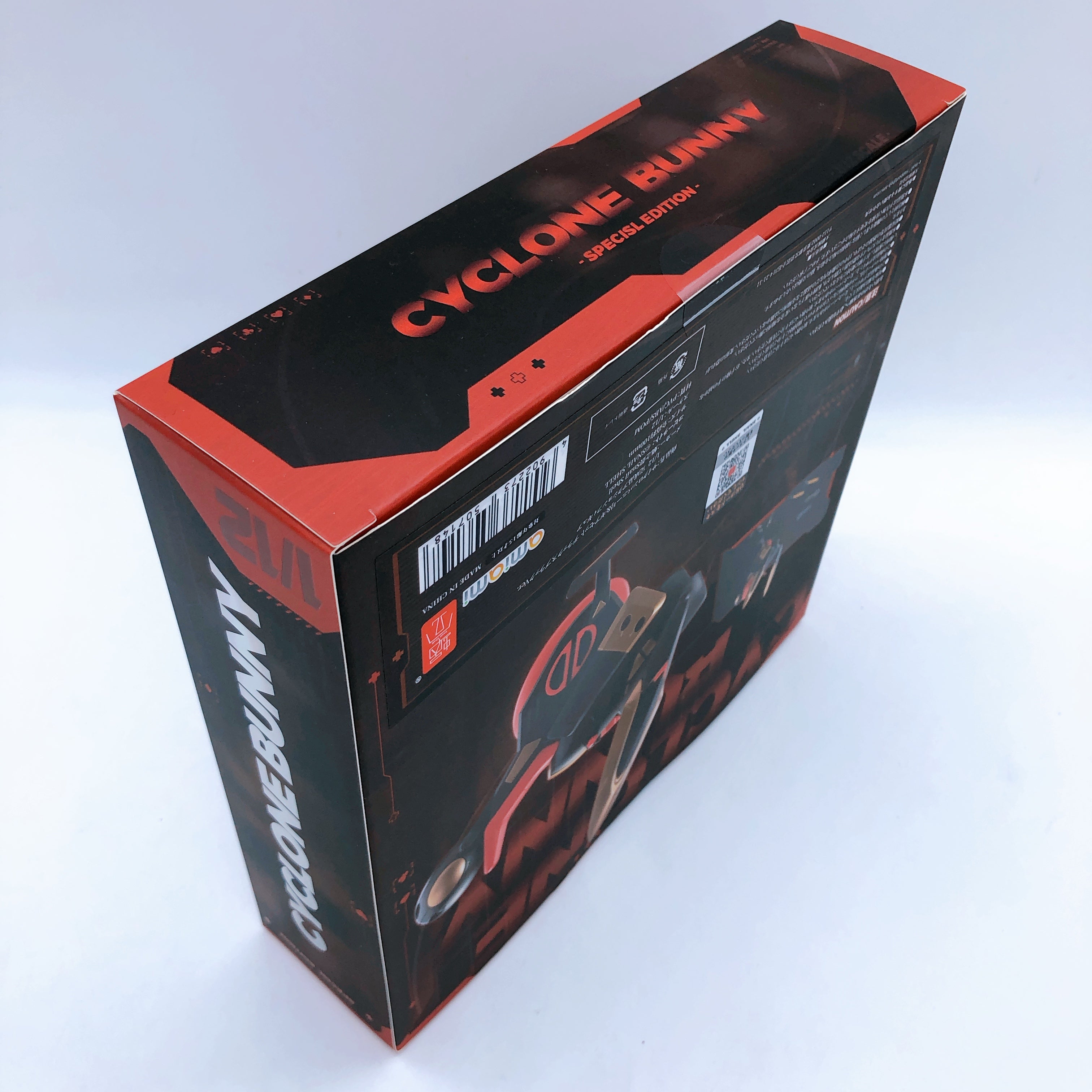 Bunny Girl Aileen Sunkissed Figure + Optional Feet + Cyclone Gear Deluxe Black