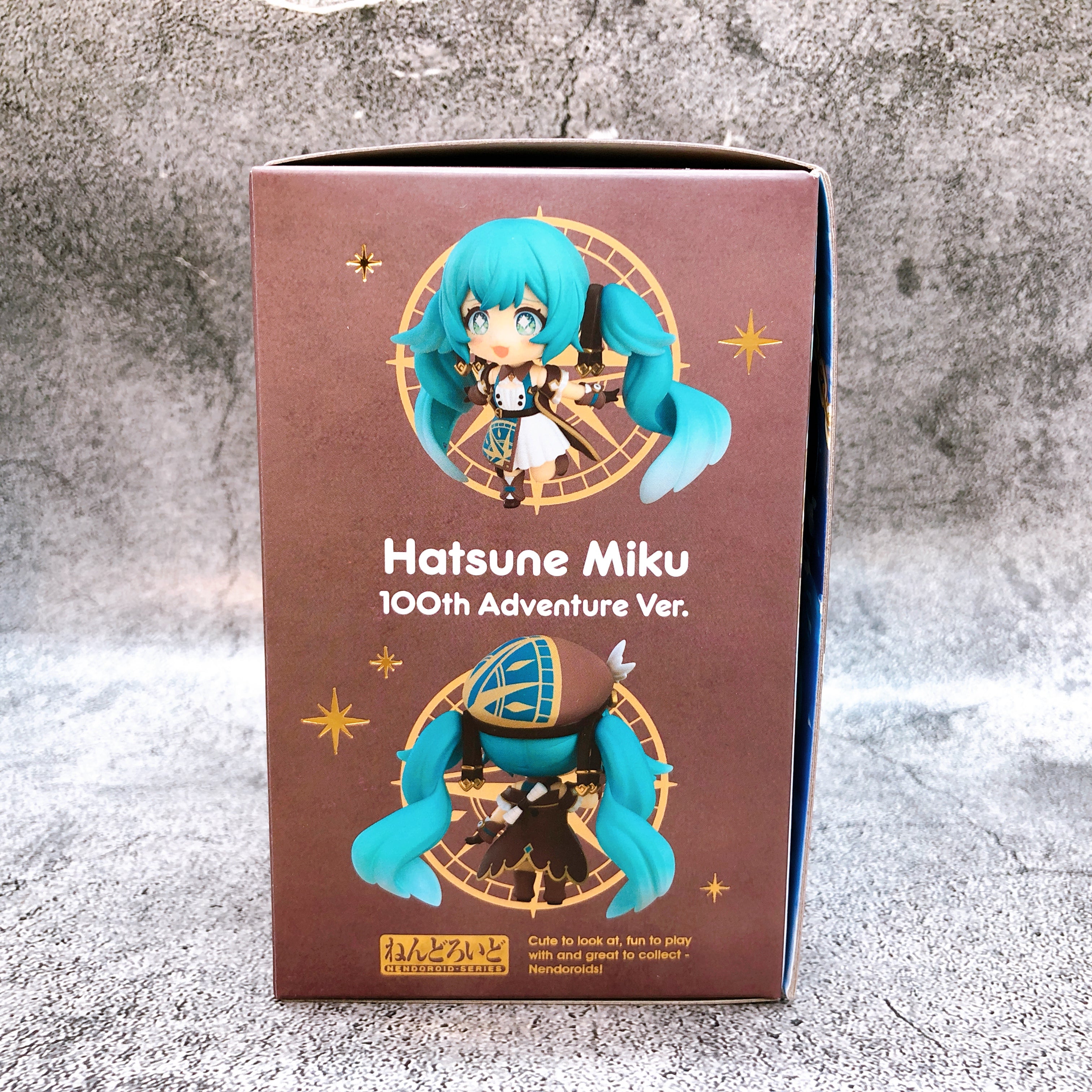 Hatsune Miku 100th Adventure Nendoroid 2639 Action Figure + Travel Pouch Bag SET