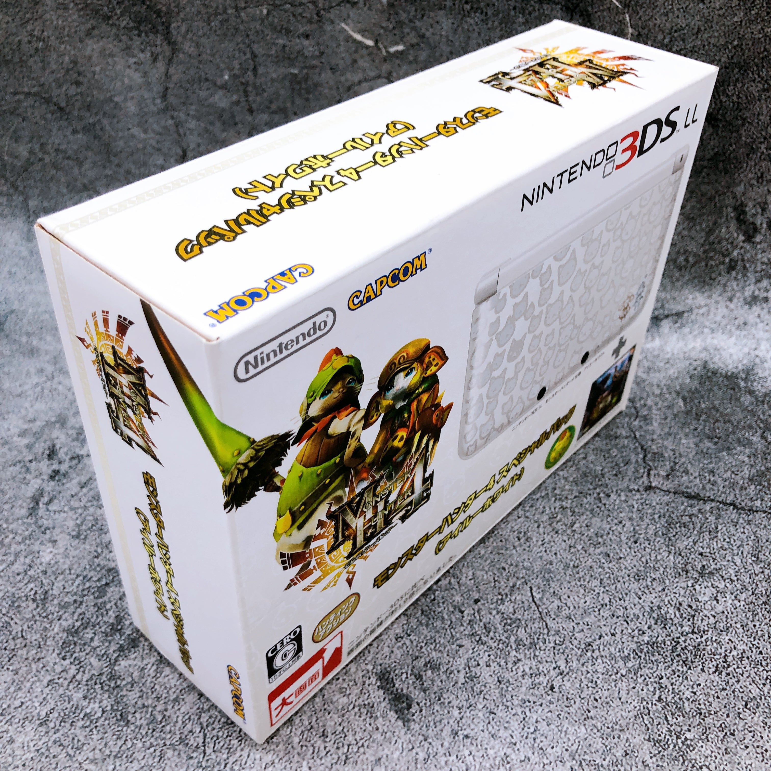 Nintendo 3DS LL Airou White Monster Hunter 4 Special Pack Console Boxed Tested