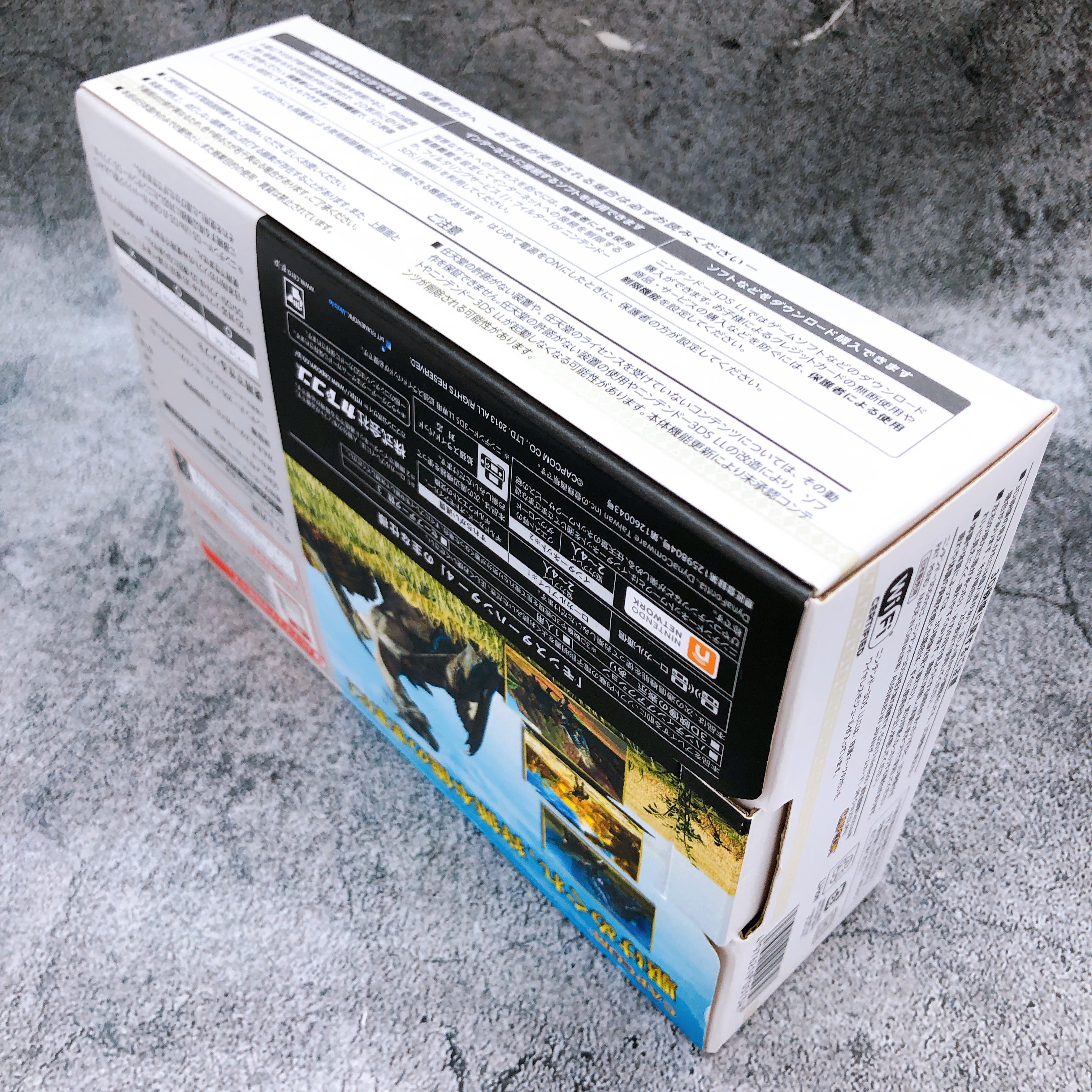 Nintendo 3DS LL Airou White Monster Hunter 4 Special Pack Console Boxed Tested